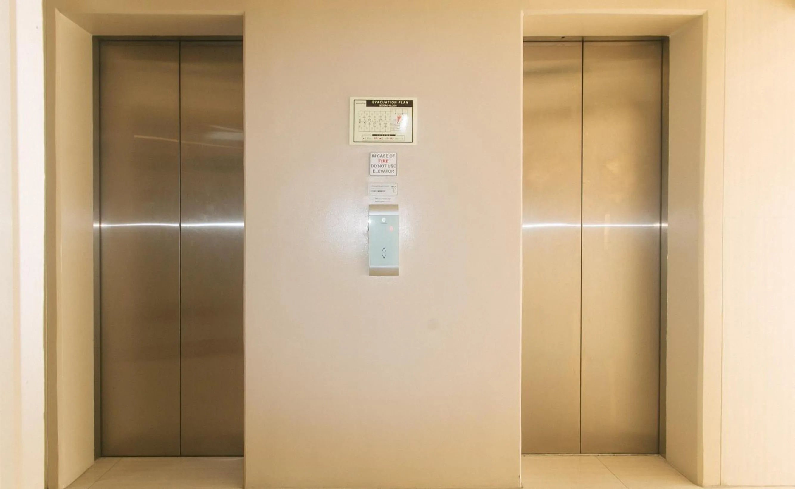 Area and facilities in RedDoorz at LuxeLite Suites Makati