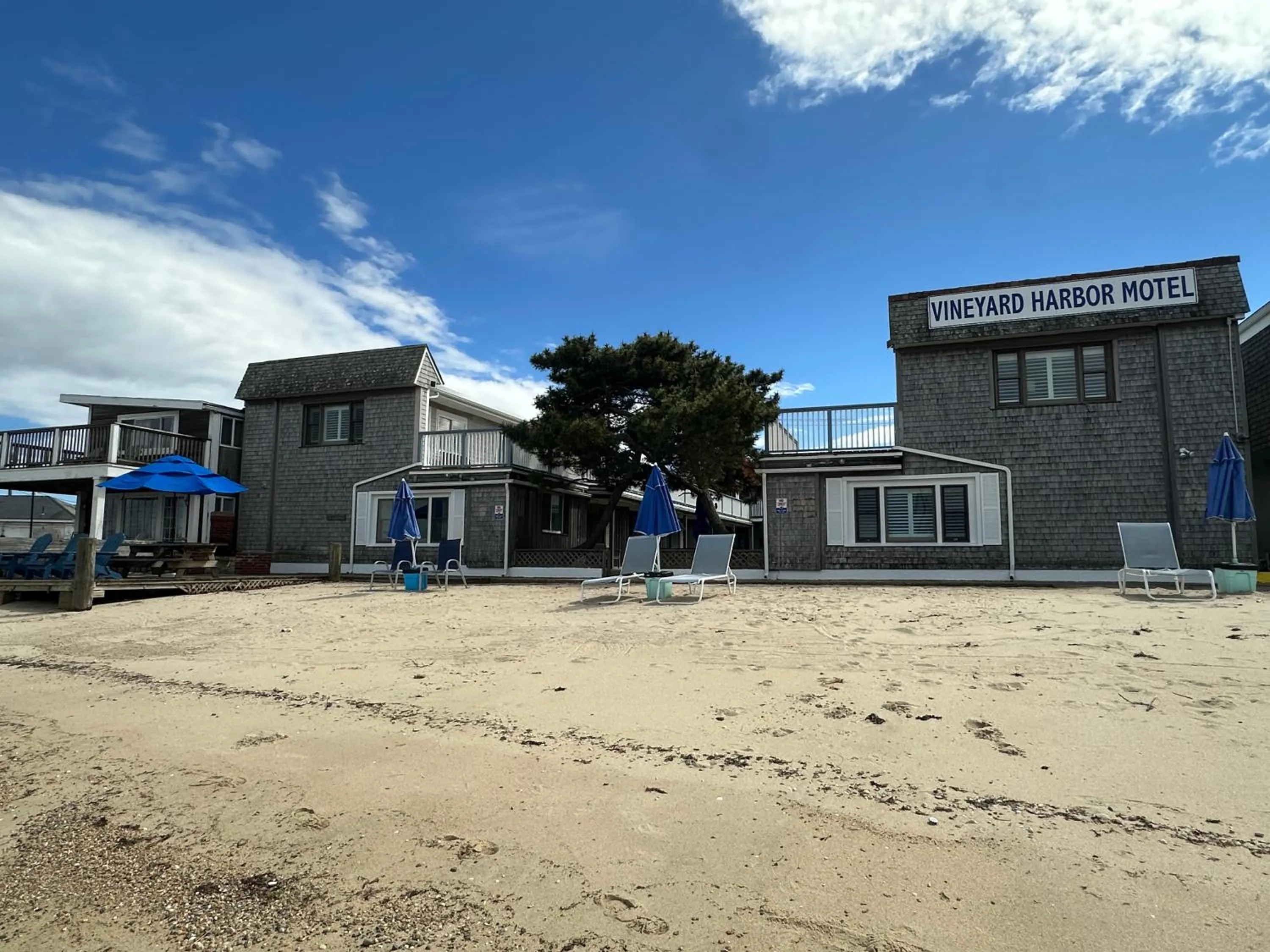 Vineyard Harbor Motel