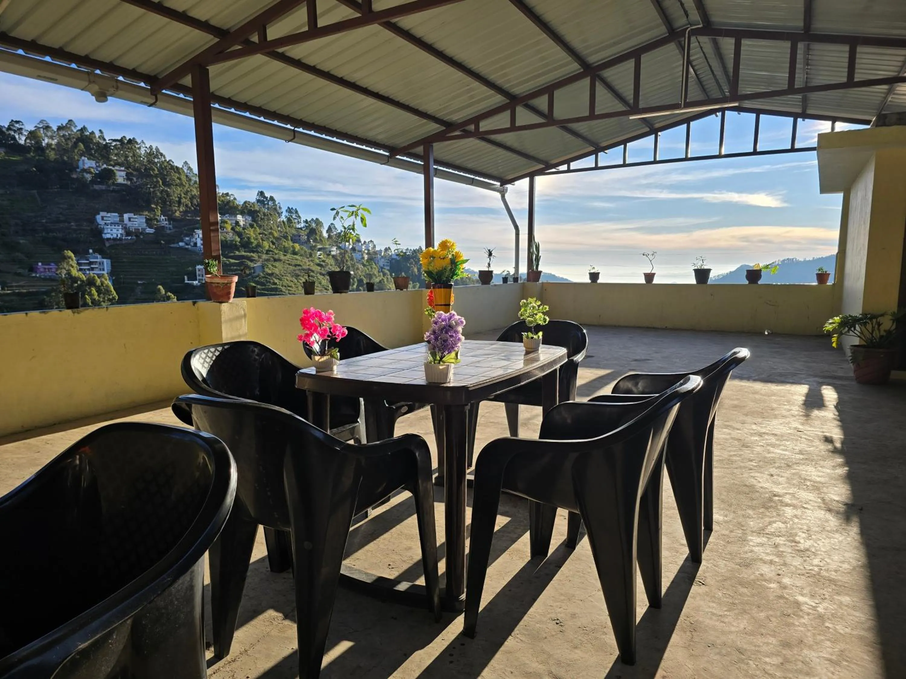 Restaurant/places to eat in Kodai Hillscape