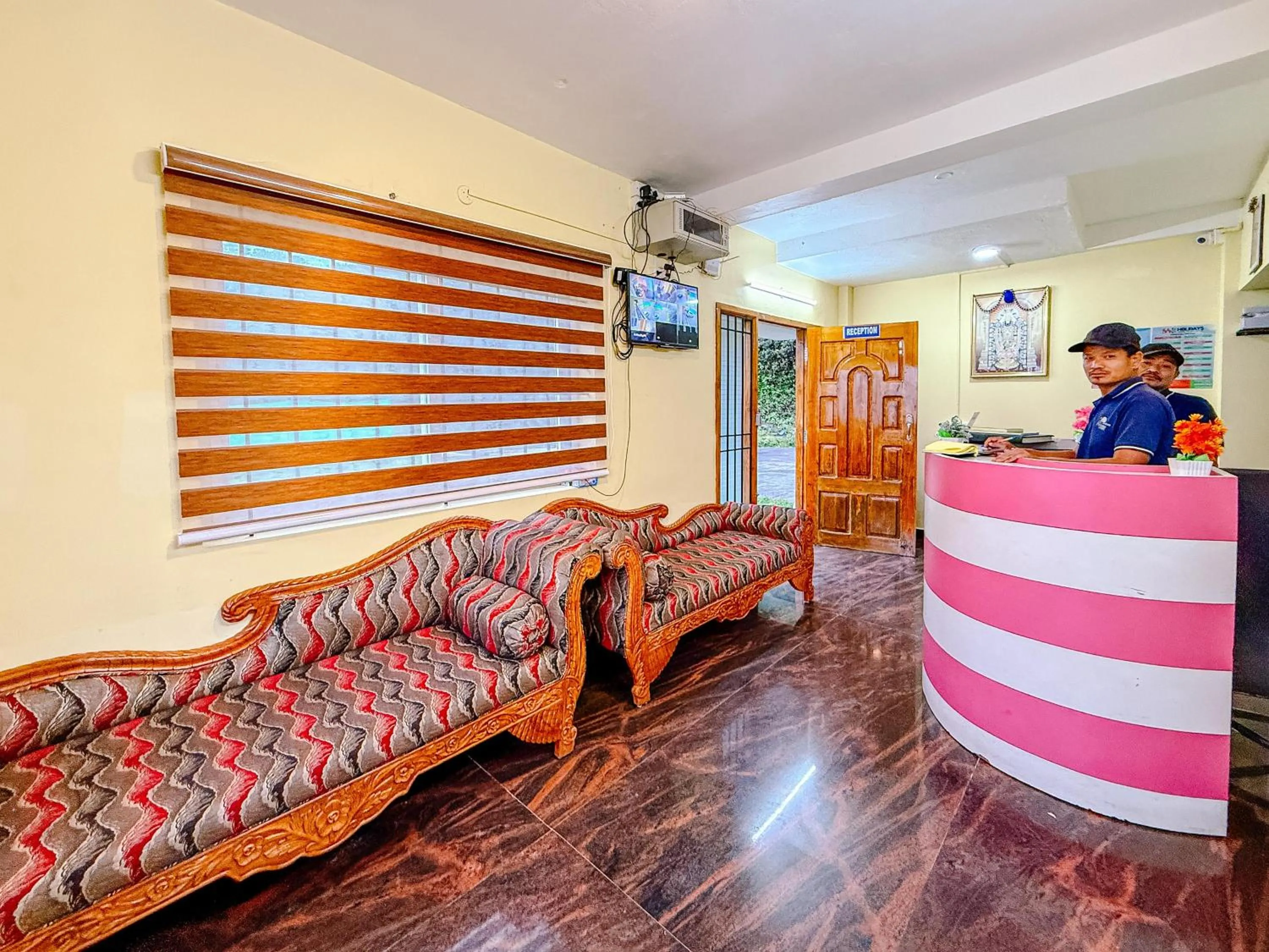 TV and multimedia in Kodai Hillscape