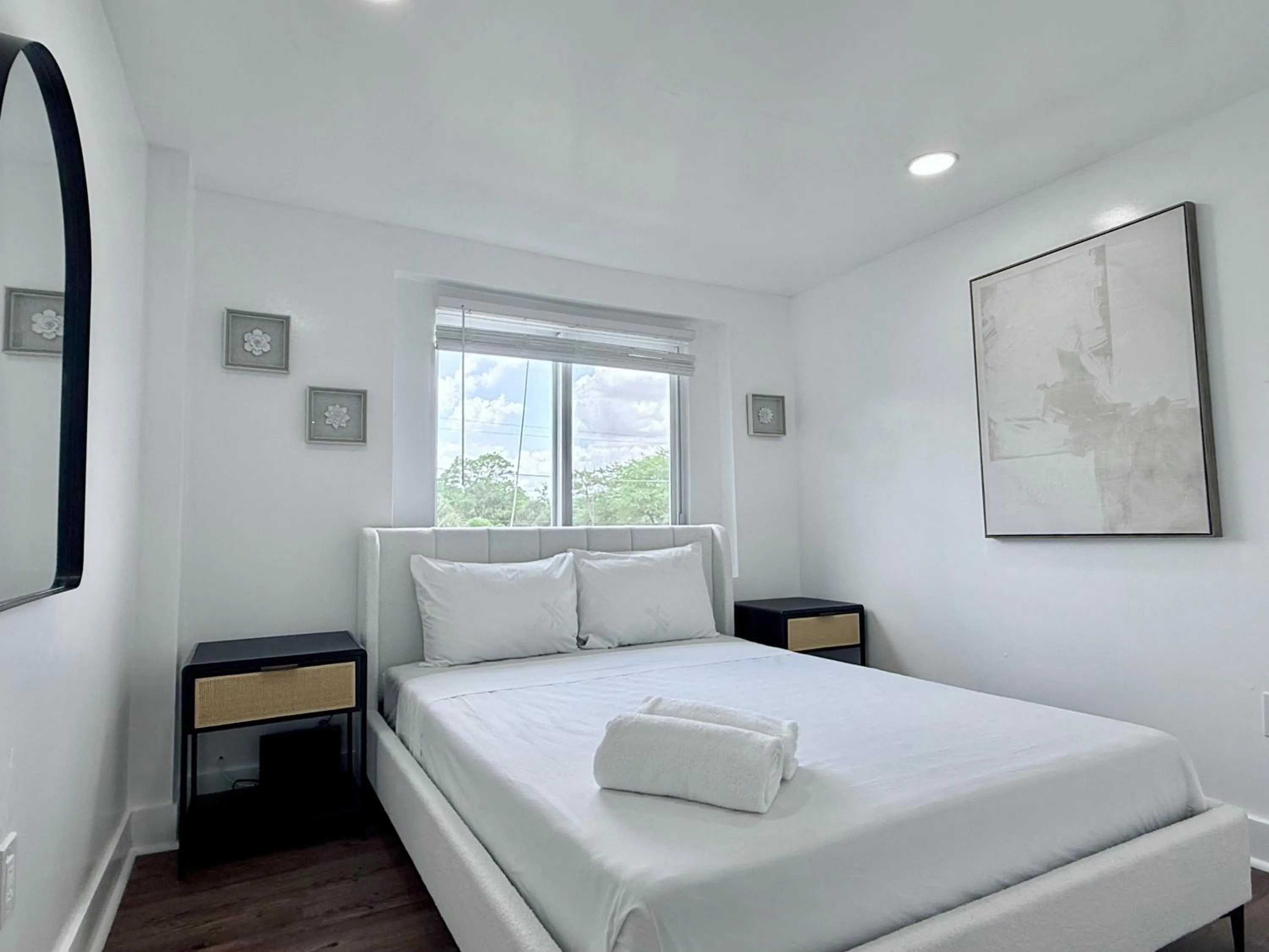 Photo of the whole room, Bed in Renzzi Villas