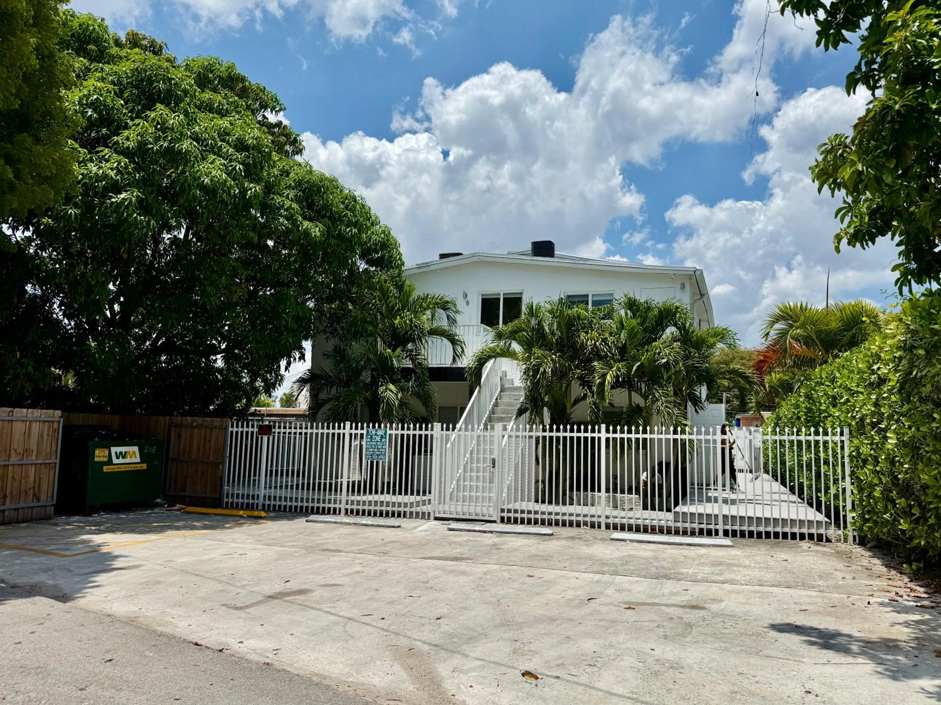 Property building in Renzzi Villas