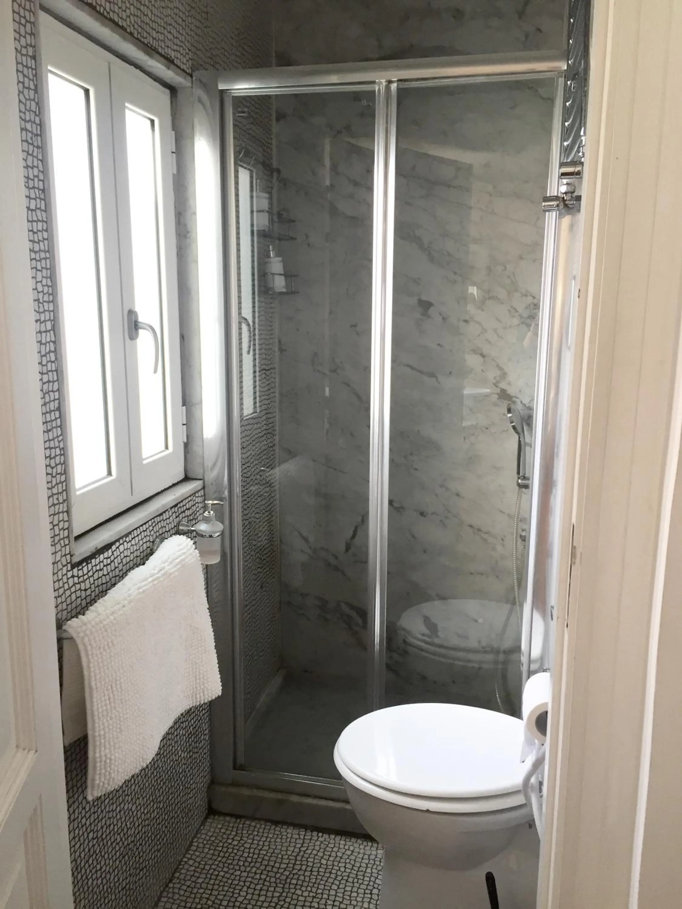 Shower in Relais Piazza dei Martiri