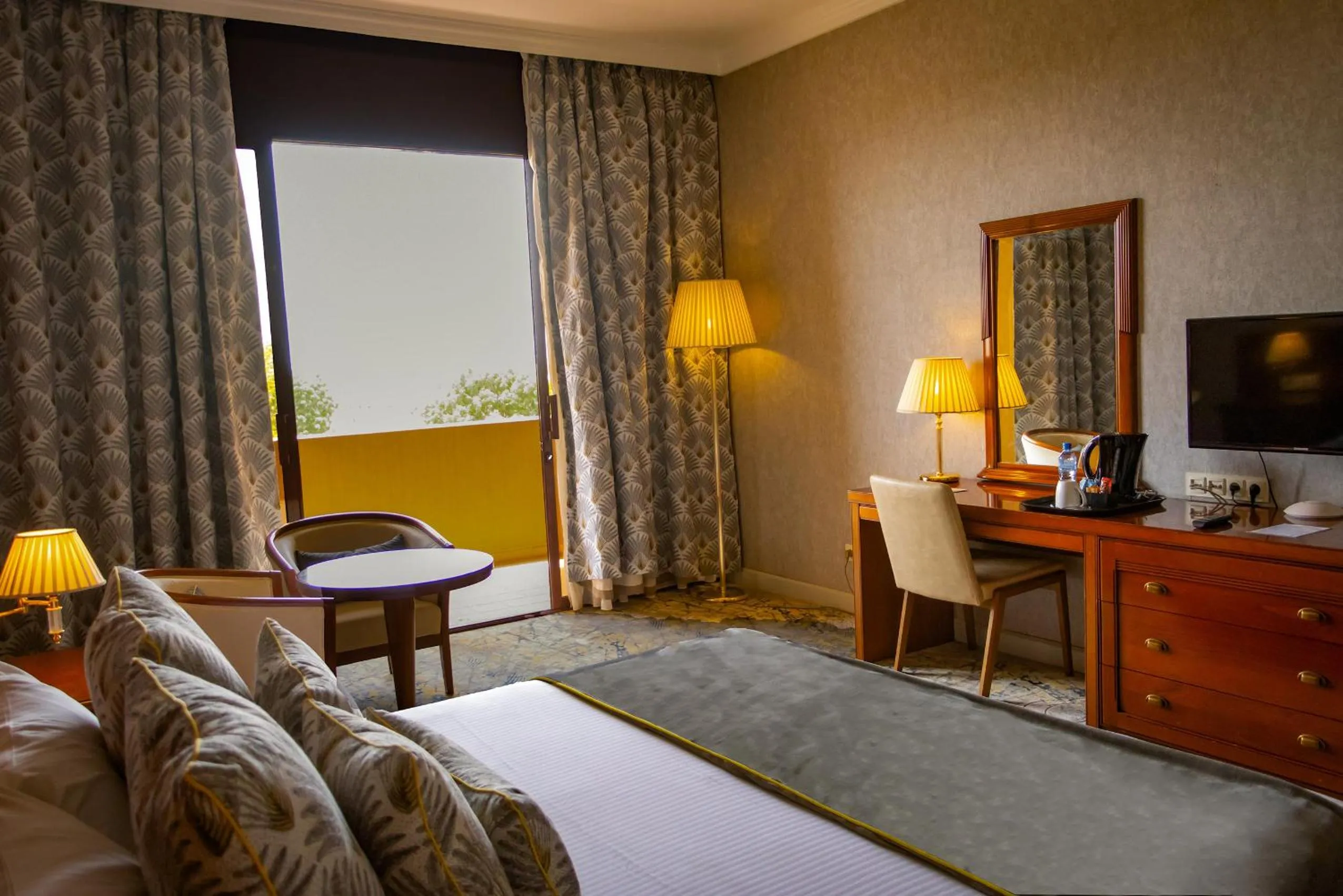 Bedroom, Bed in Lancaster Ouaga 2000