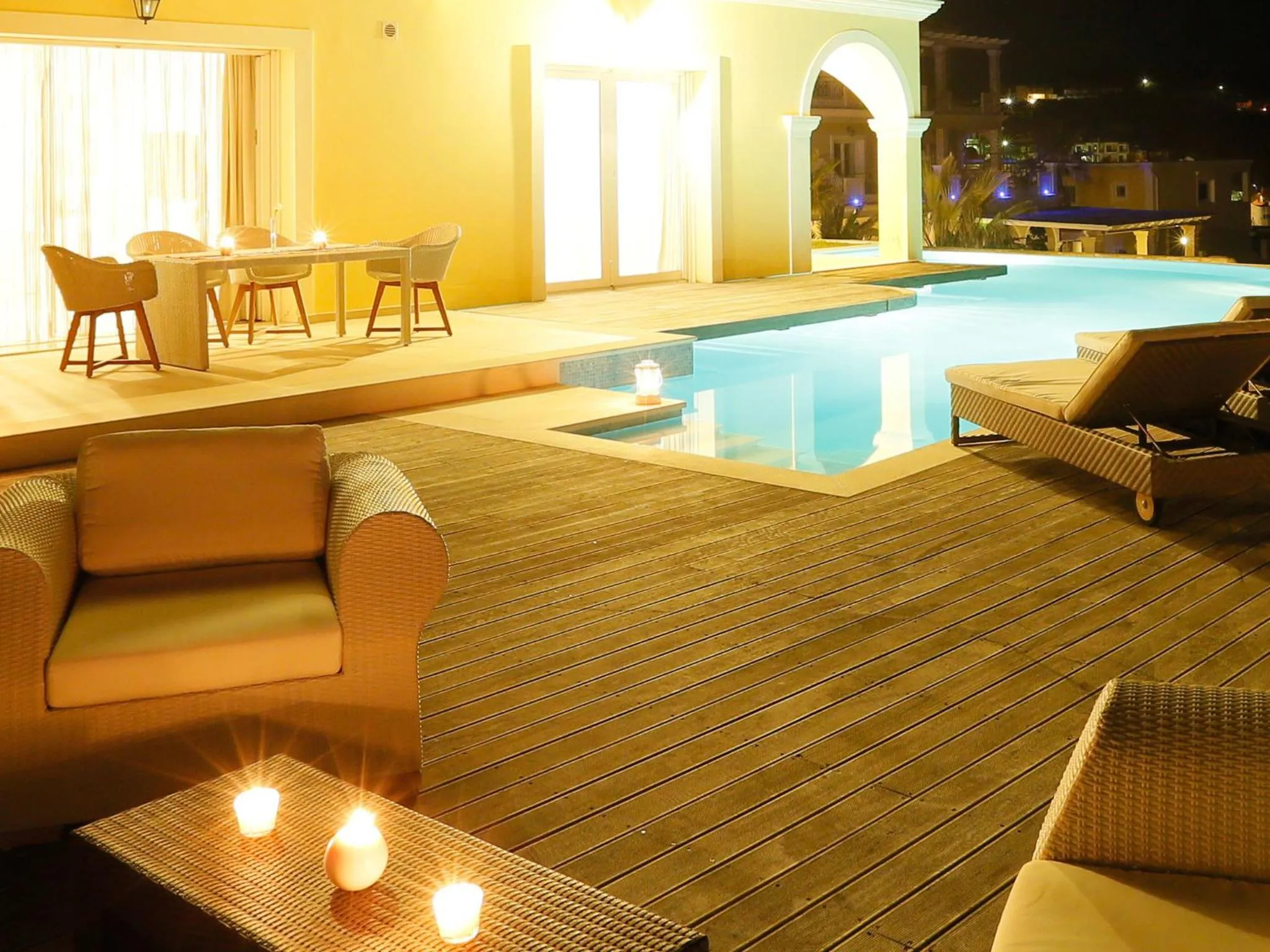 Night in Pictures Suites