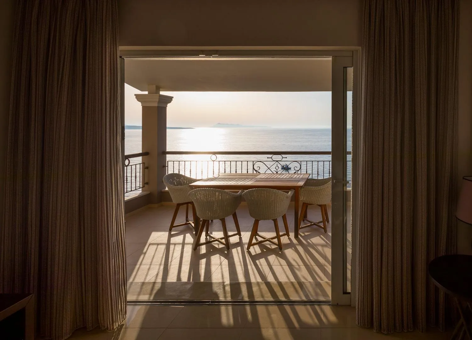 Dining area in Pictures Suites