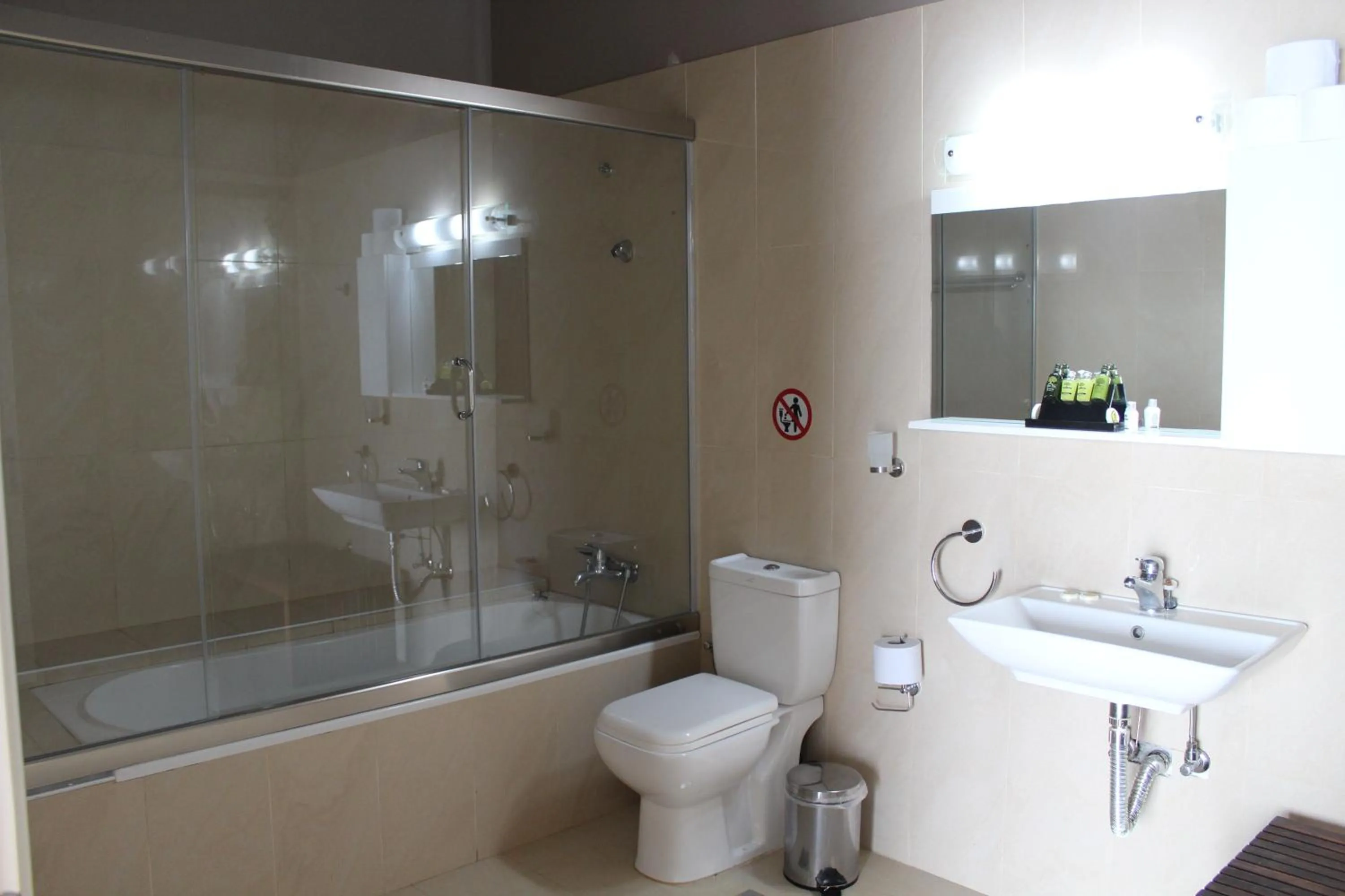 Bathroom in Pictures Suites