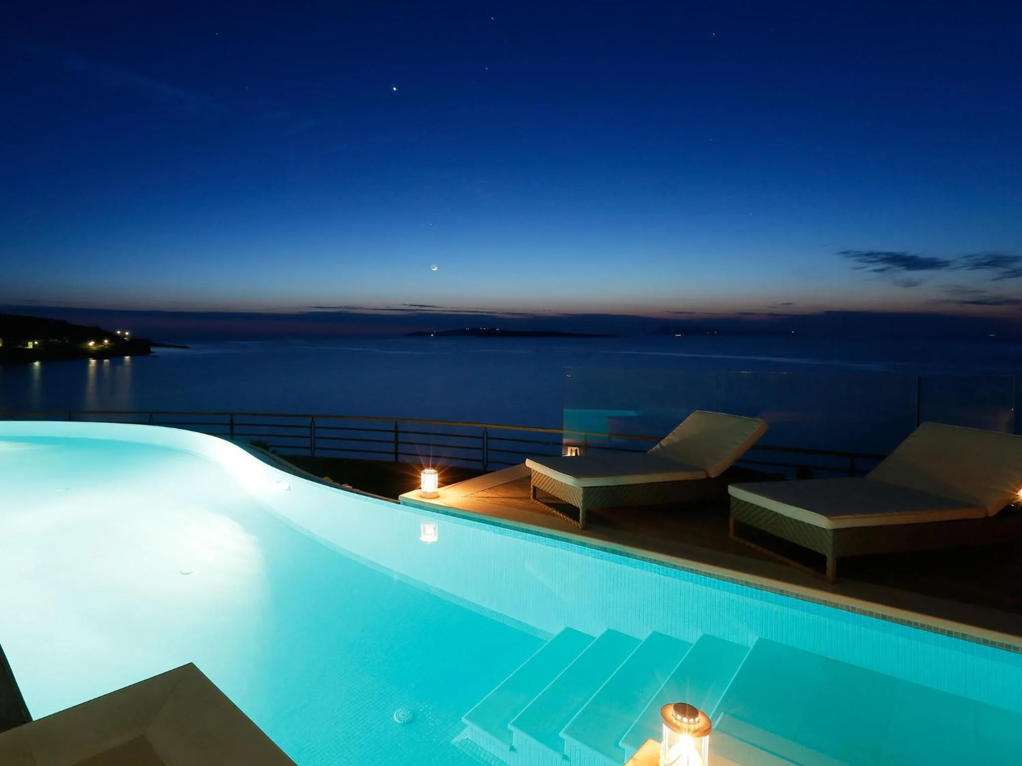 Night in Pictures Suites