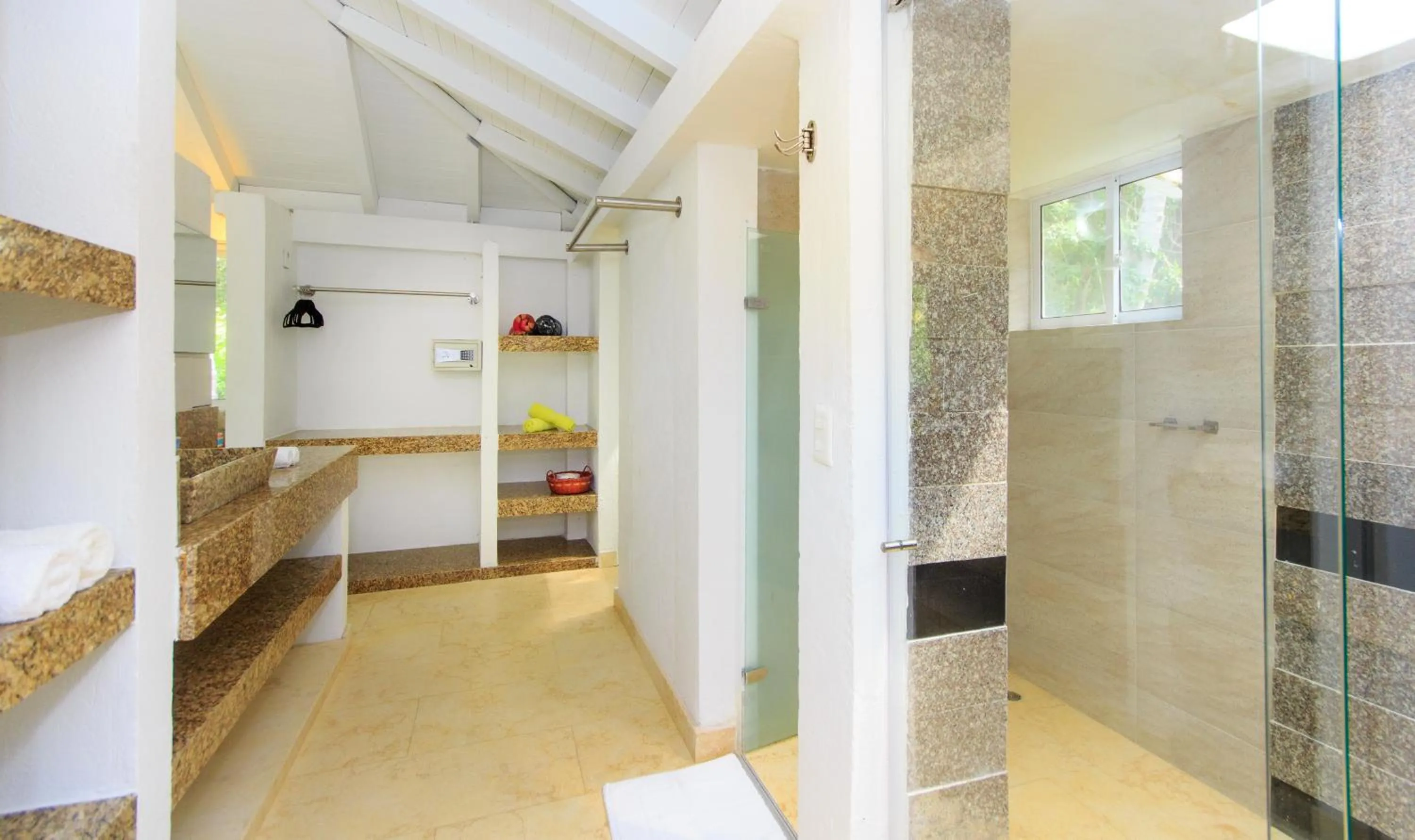 Shower, Bed in La Mar de Bien Tayrona