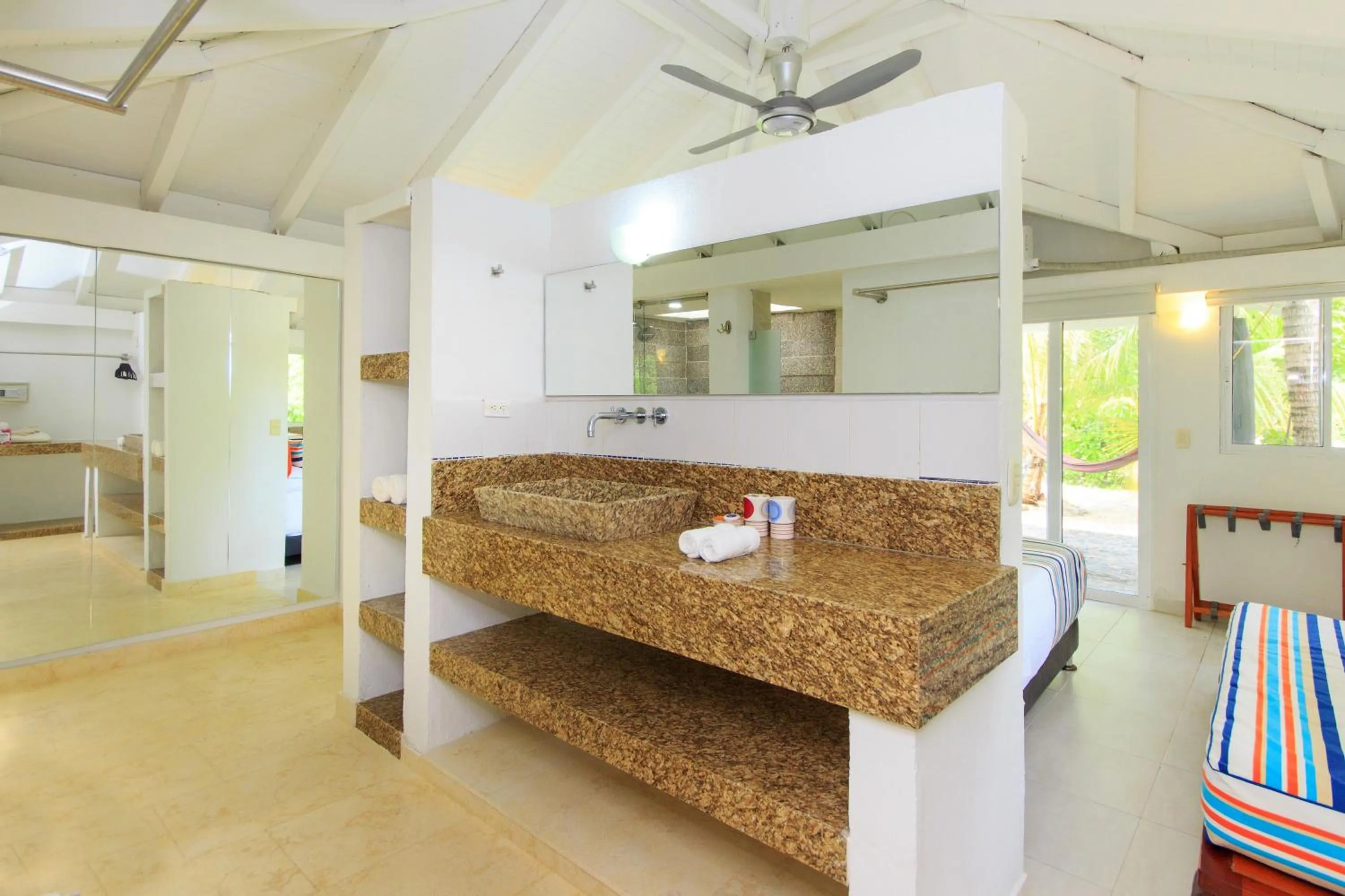 Bathroom, Bed in La Mar de Bien Tayrona