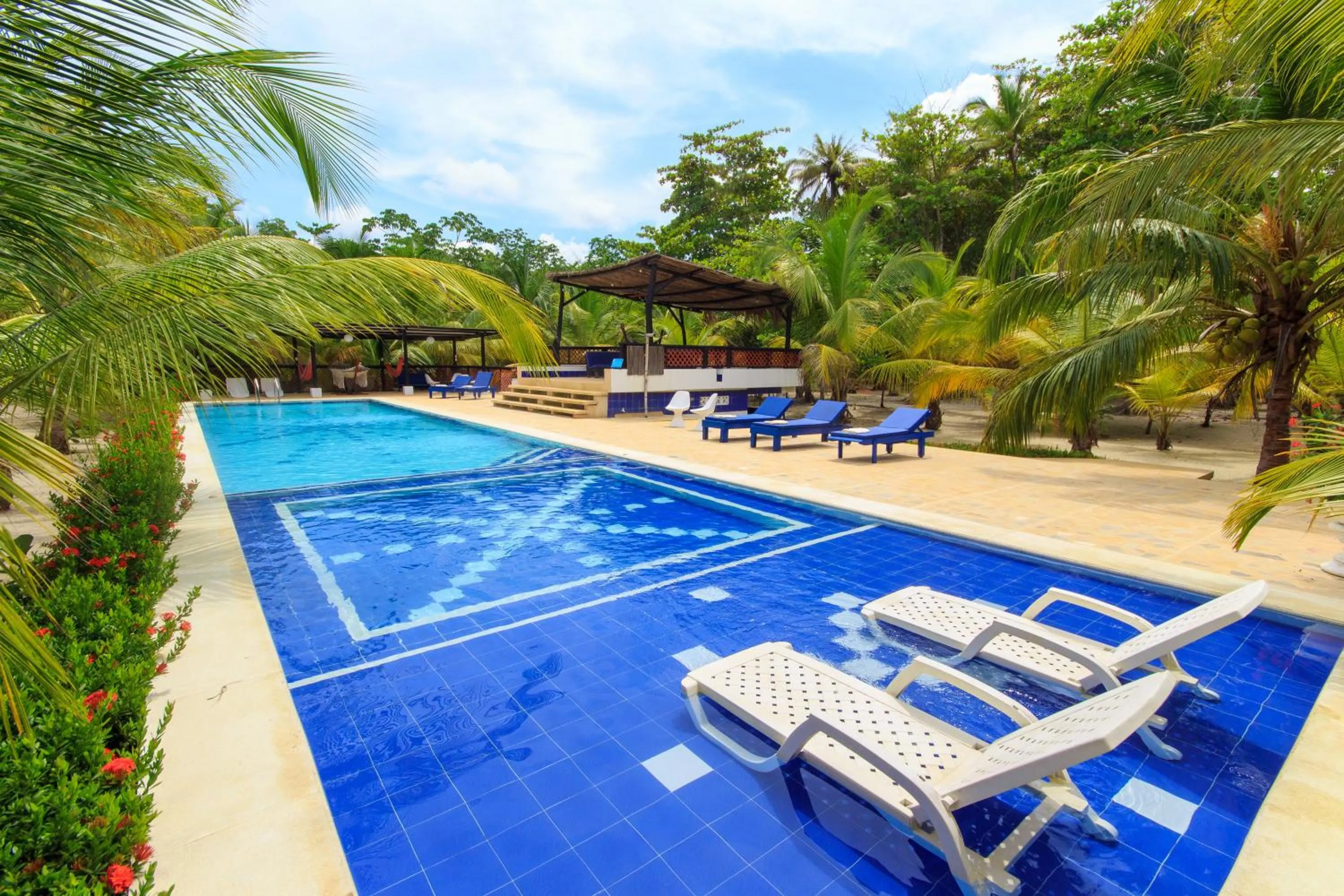 Pool view in La Mar de Bien Tayrona