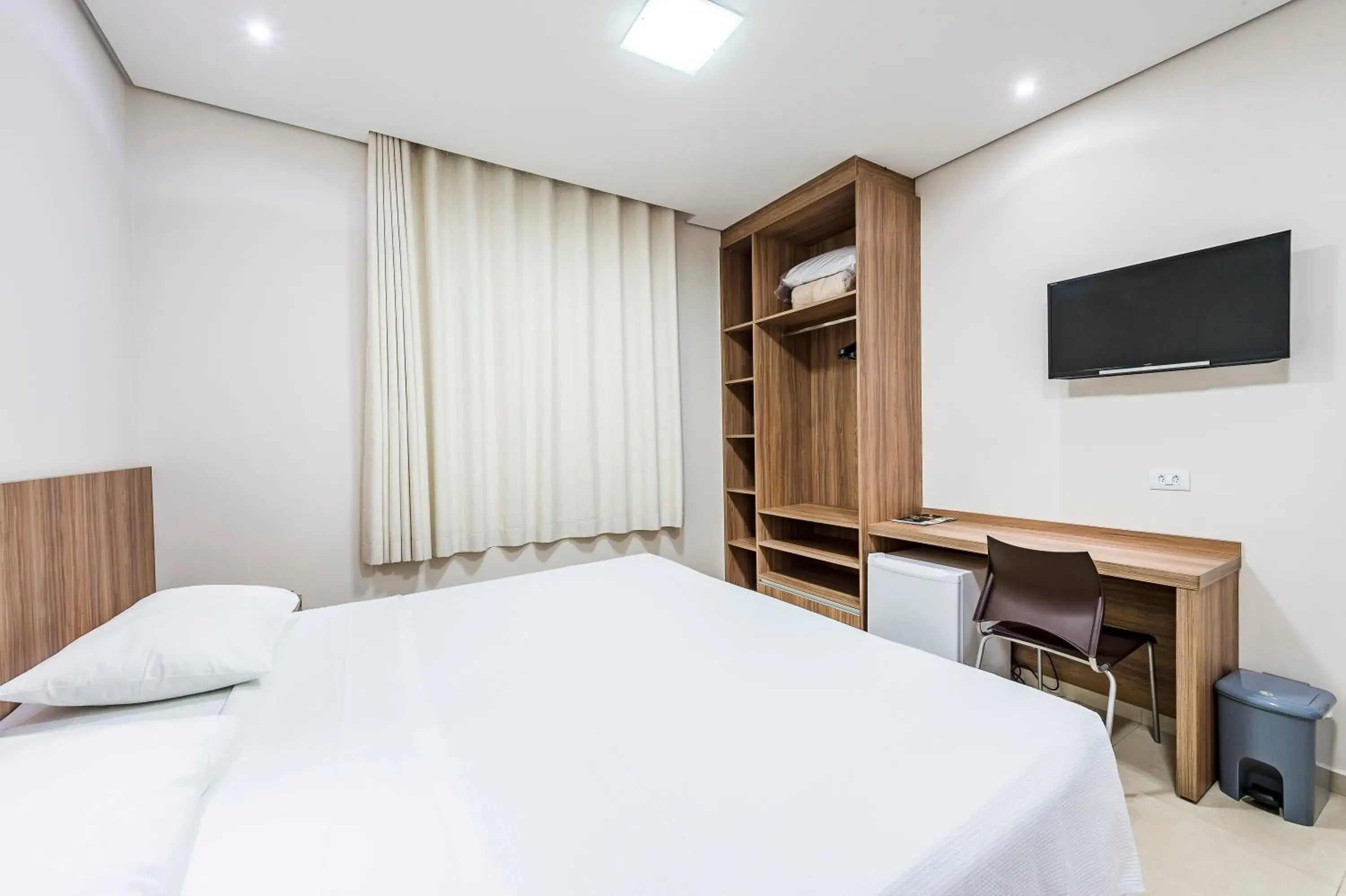 Standard Queen Room - single occupancy in Serata Hotel Standard Queen Room - single occupancy in Serata Hotel