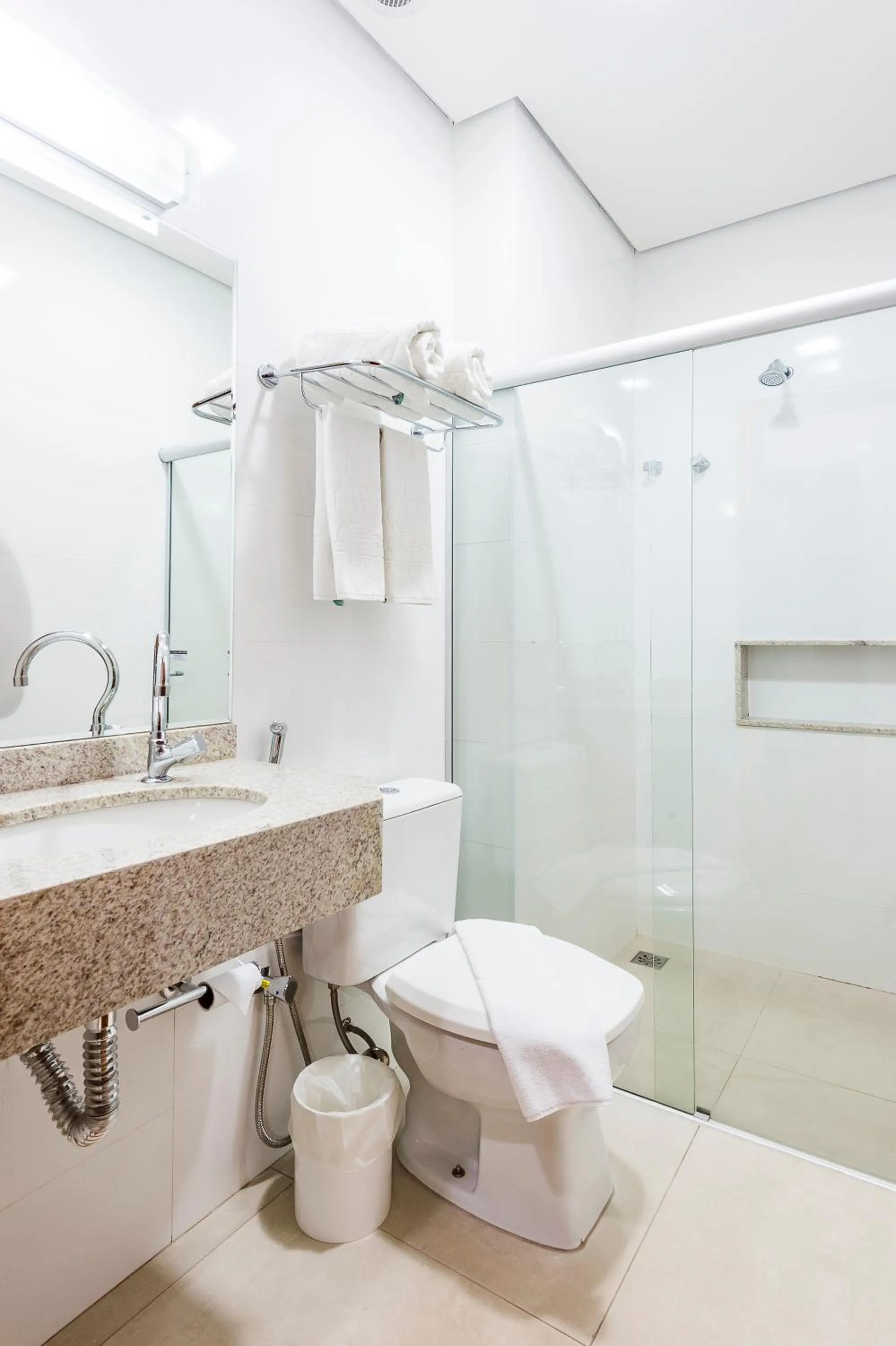 Bathroom in Serata Hotel