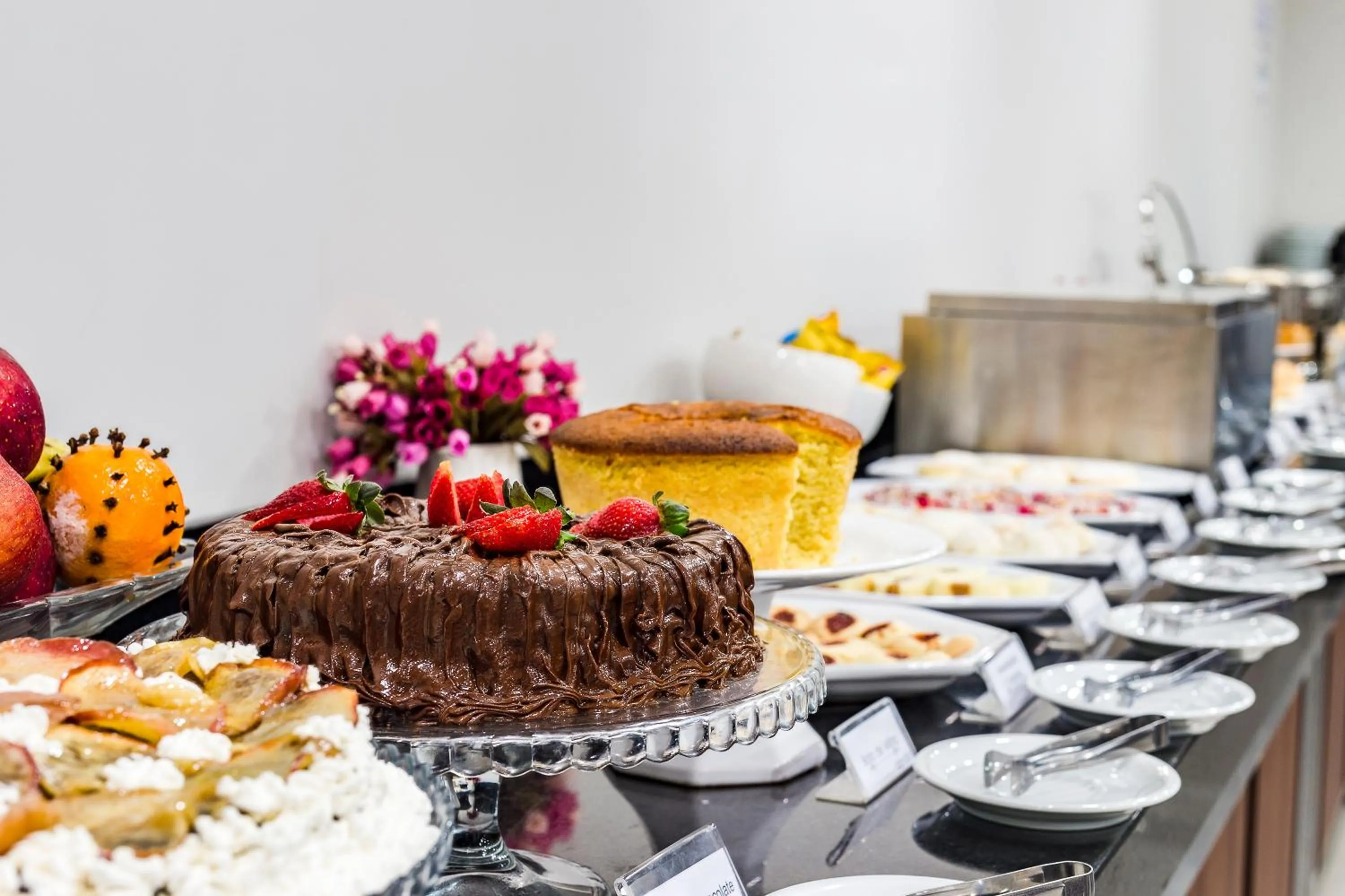 Buffet breakfast in Serata Hotel