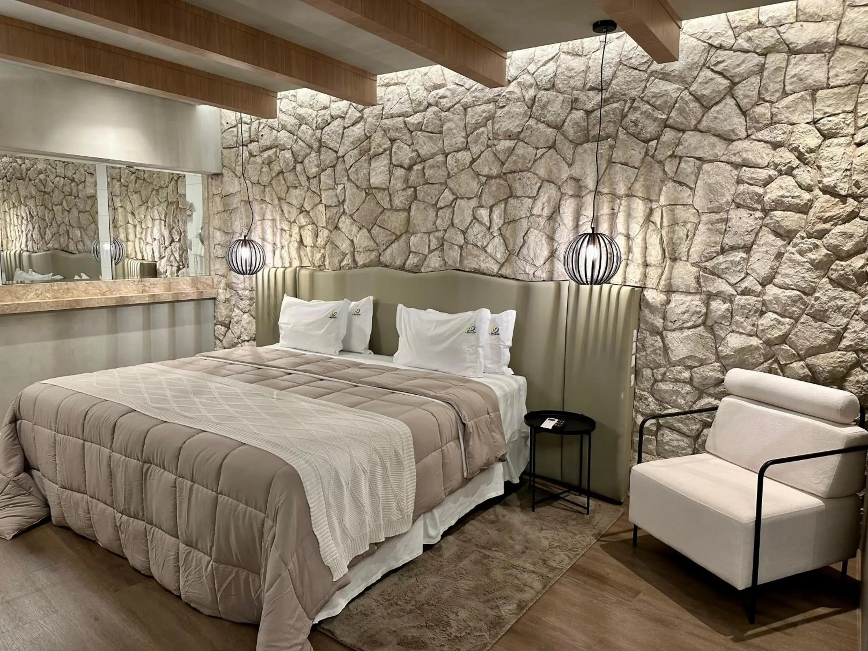 Queen Suite with Spa Bath - single occupancy in Serata Hotel Queen Suite with Spa Bath - single occupancy in Serata Hotel