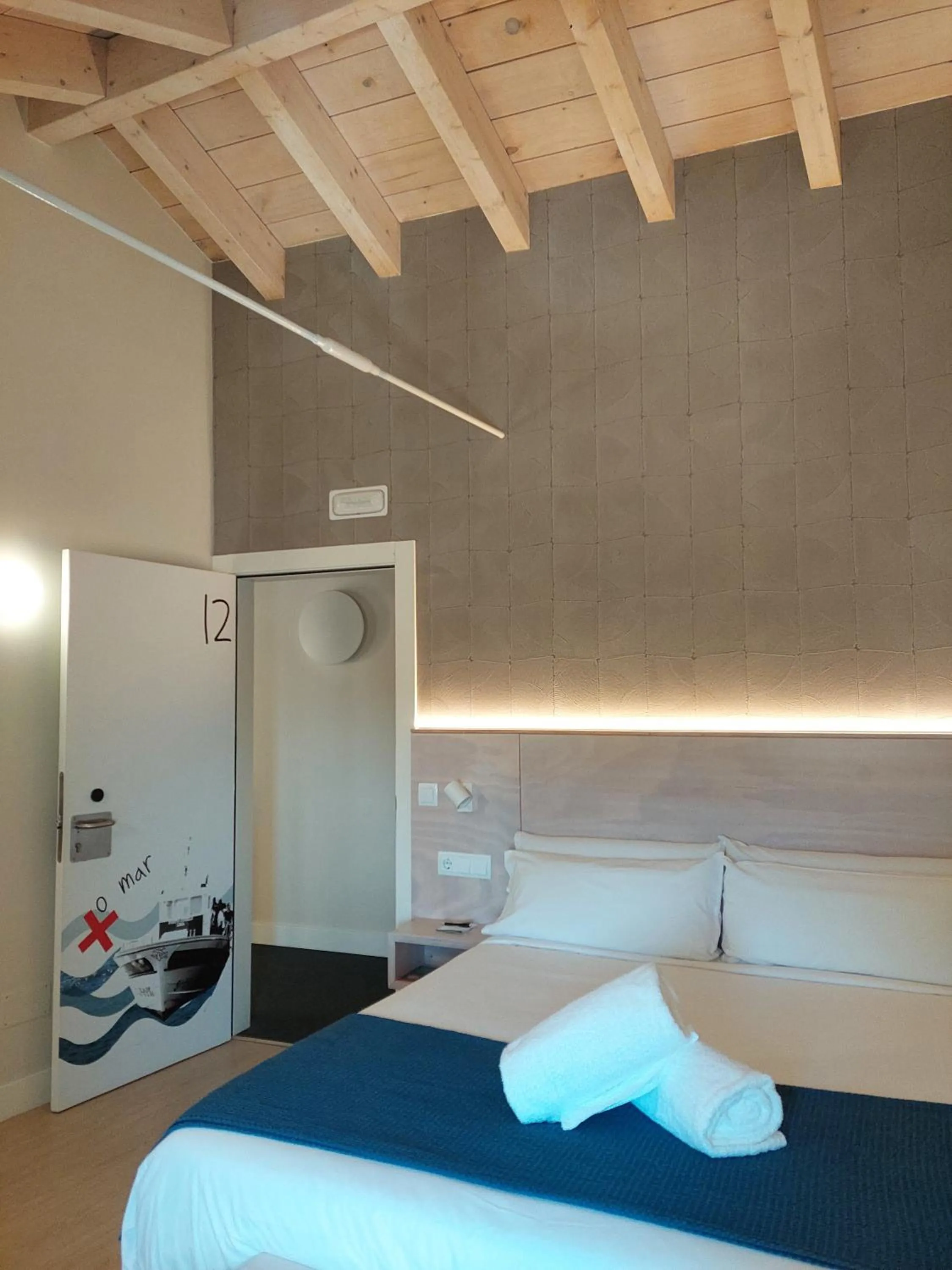 Property building, Bed in Hotel Tematico Do Banco Azul