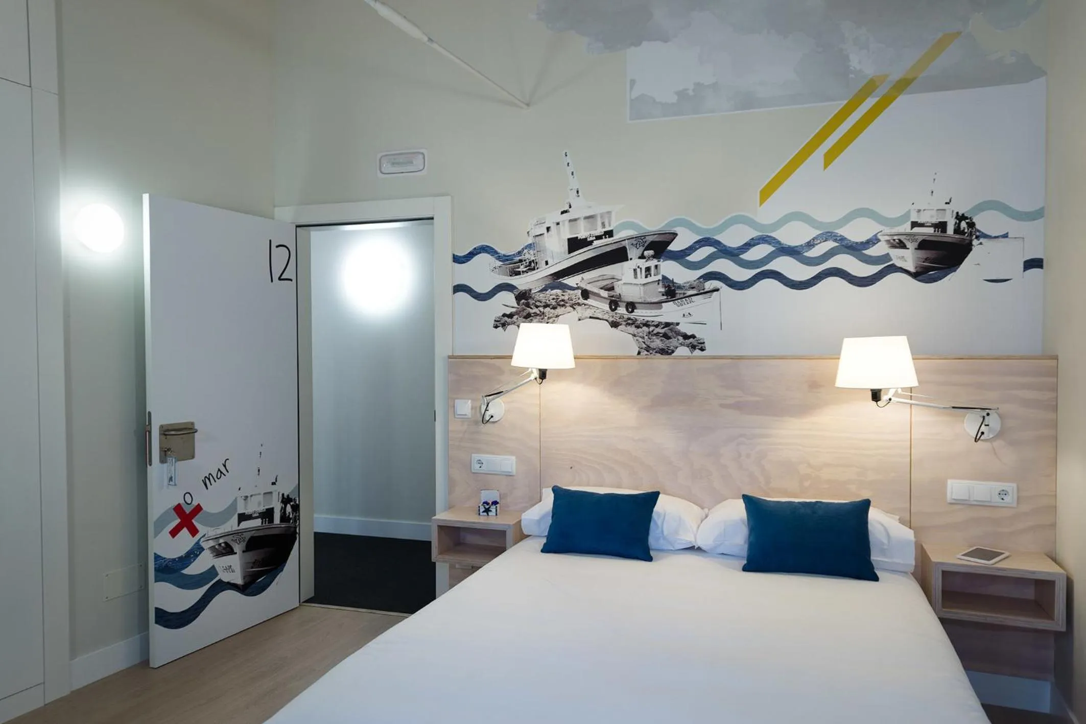 Photo of the whole room, Bed in Hotel Tematico Do Banco Azul