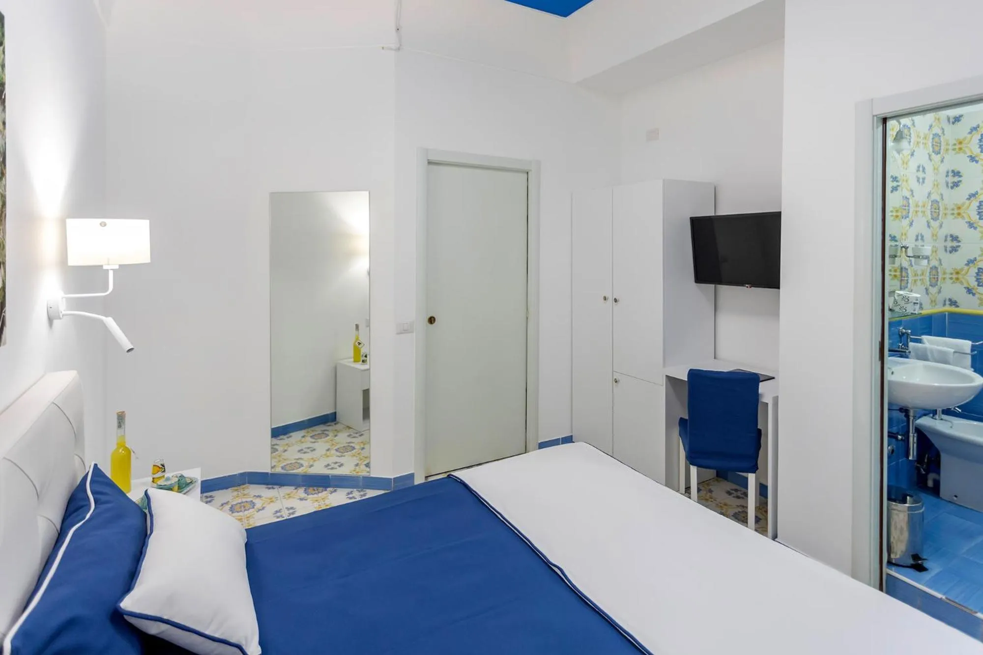 Bed in Locanda Costa D'Amalfi