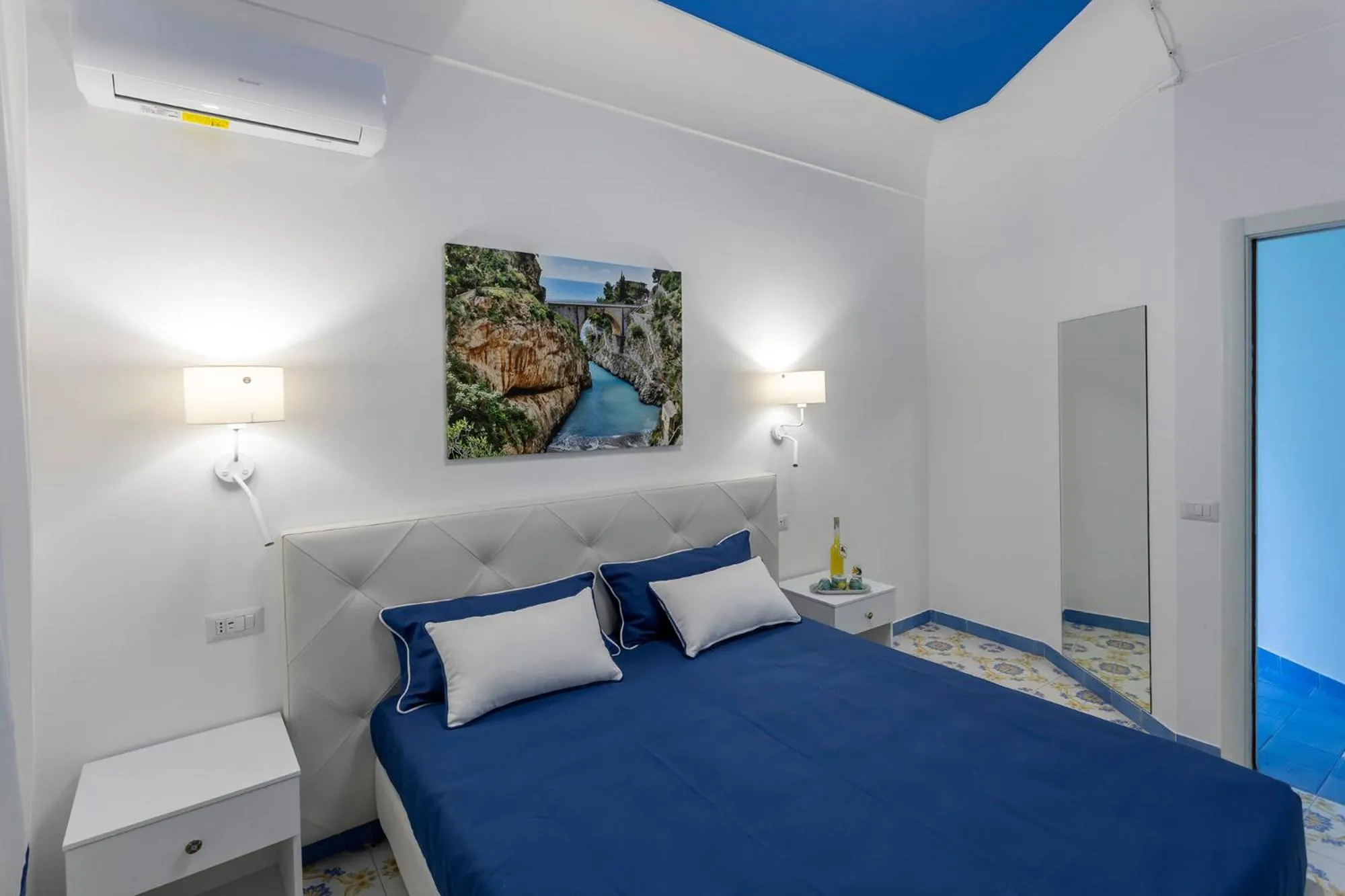 Bed in Locanda Costa D'Amalfi