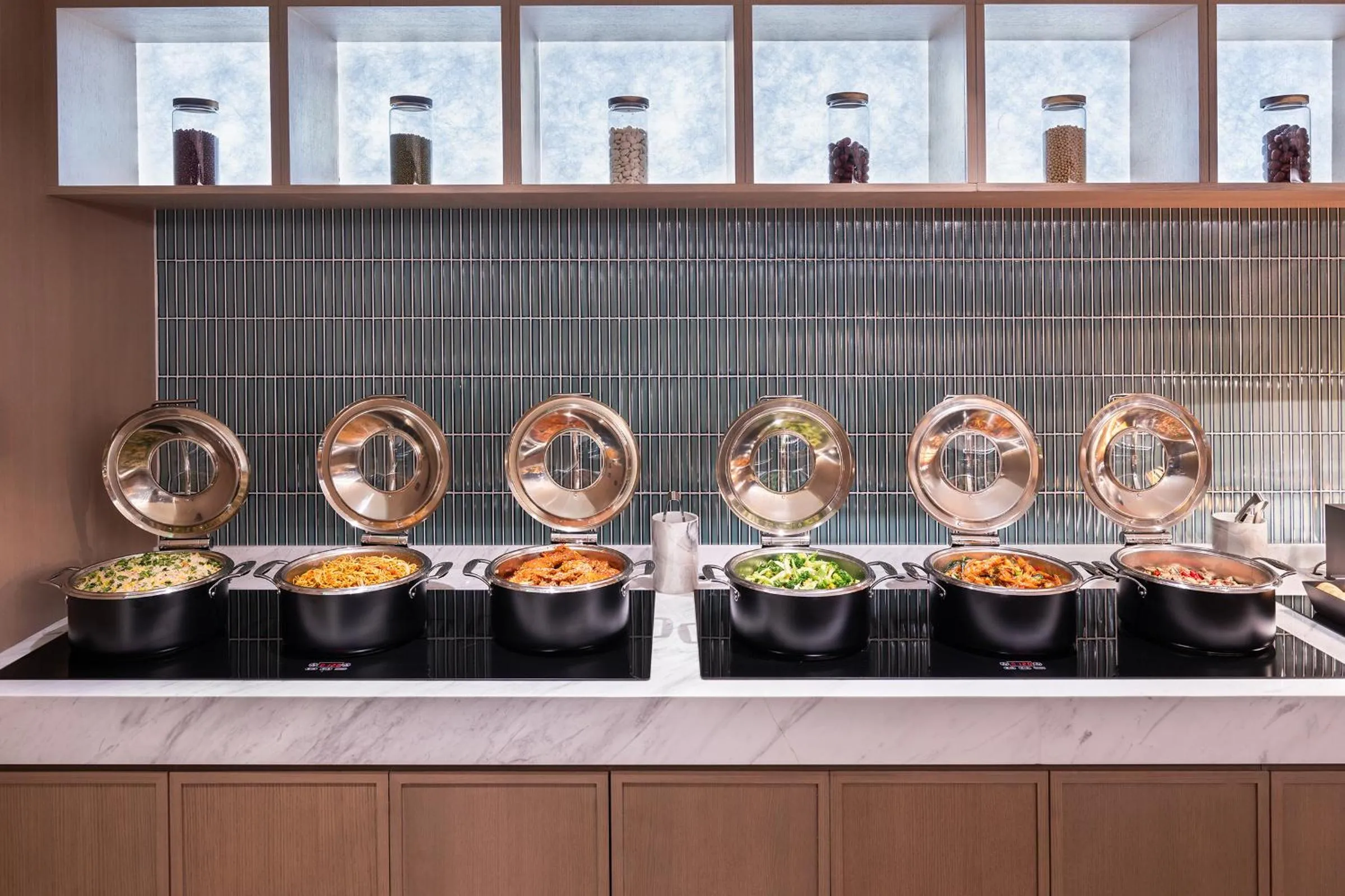 Restaurant/places to eat in Atour Hotel Wuhan Riverview Jianghan Road Pedestrian Street