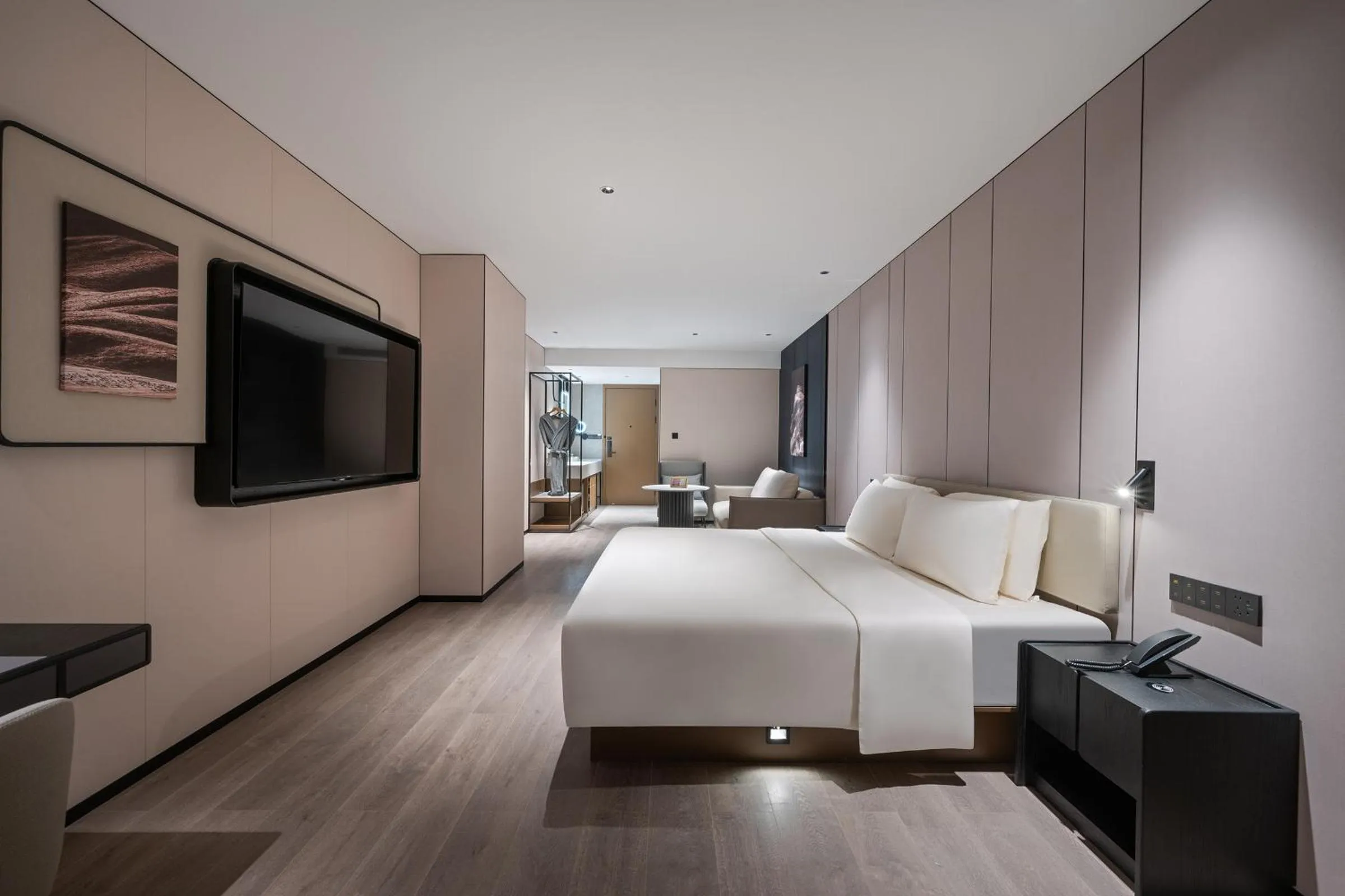 Bed in Atour Hotel Wuhan Riverview Jianghan Road Pedestrian Street