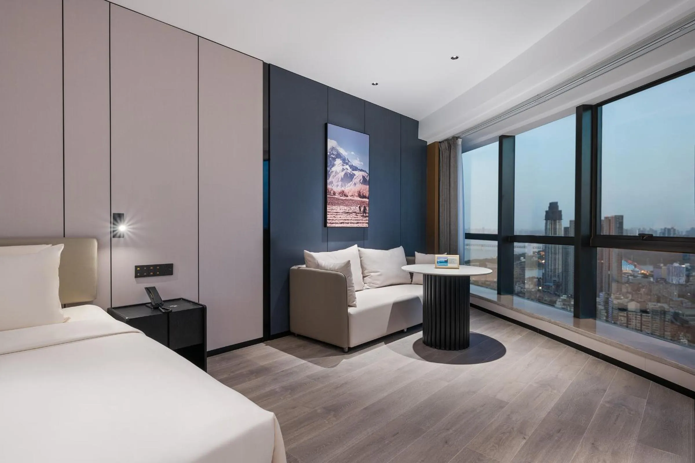 Bedroom, Bed in Atour Hotel Wuhan Riverview Jianghan Road Pedestrian Street