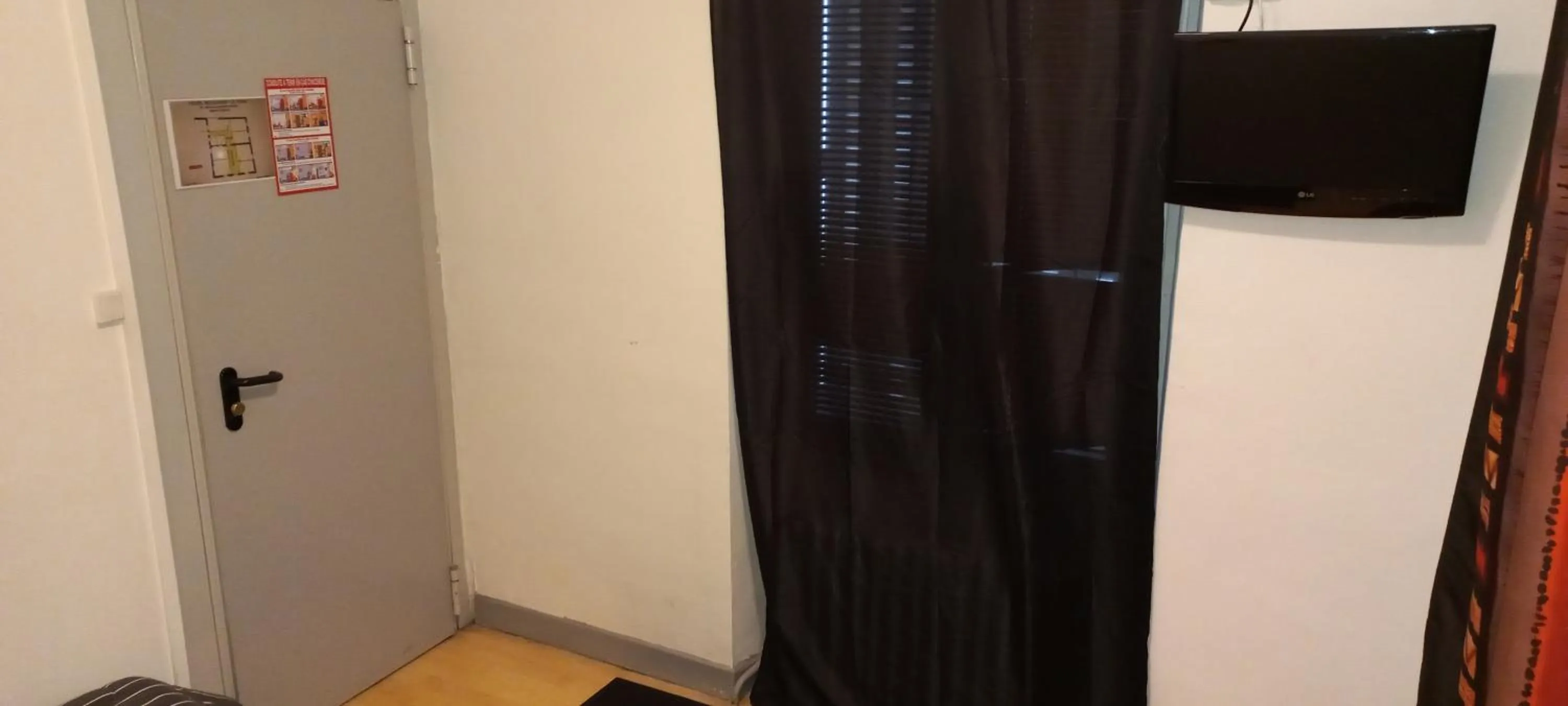 TV/Entertainment Center in Hotel Le Tram