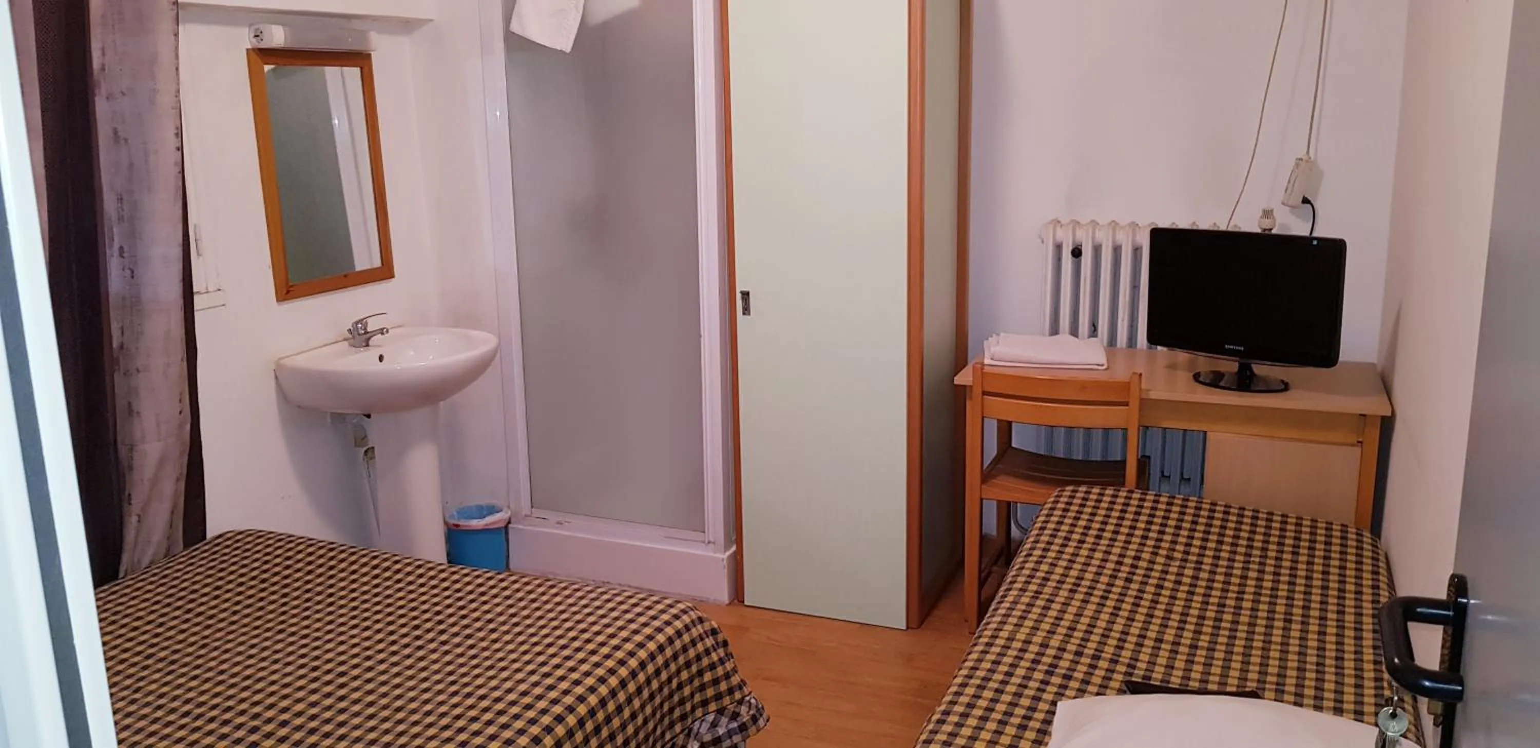 TV/Entertainment Center in Hotel Le Tram