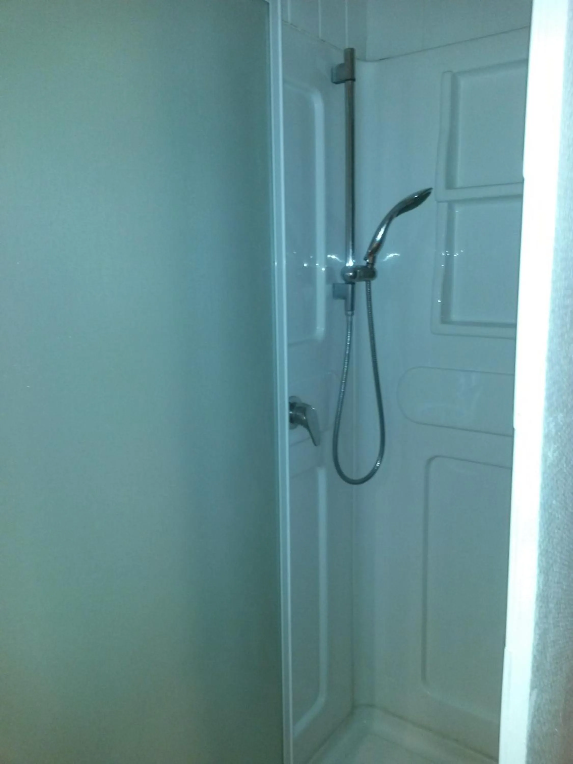 Shower, Bathroom in Hotel Le Tram