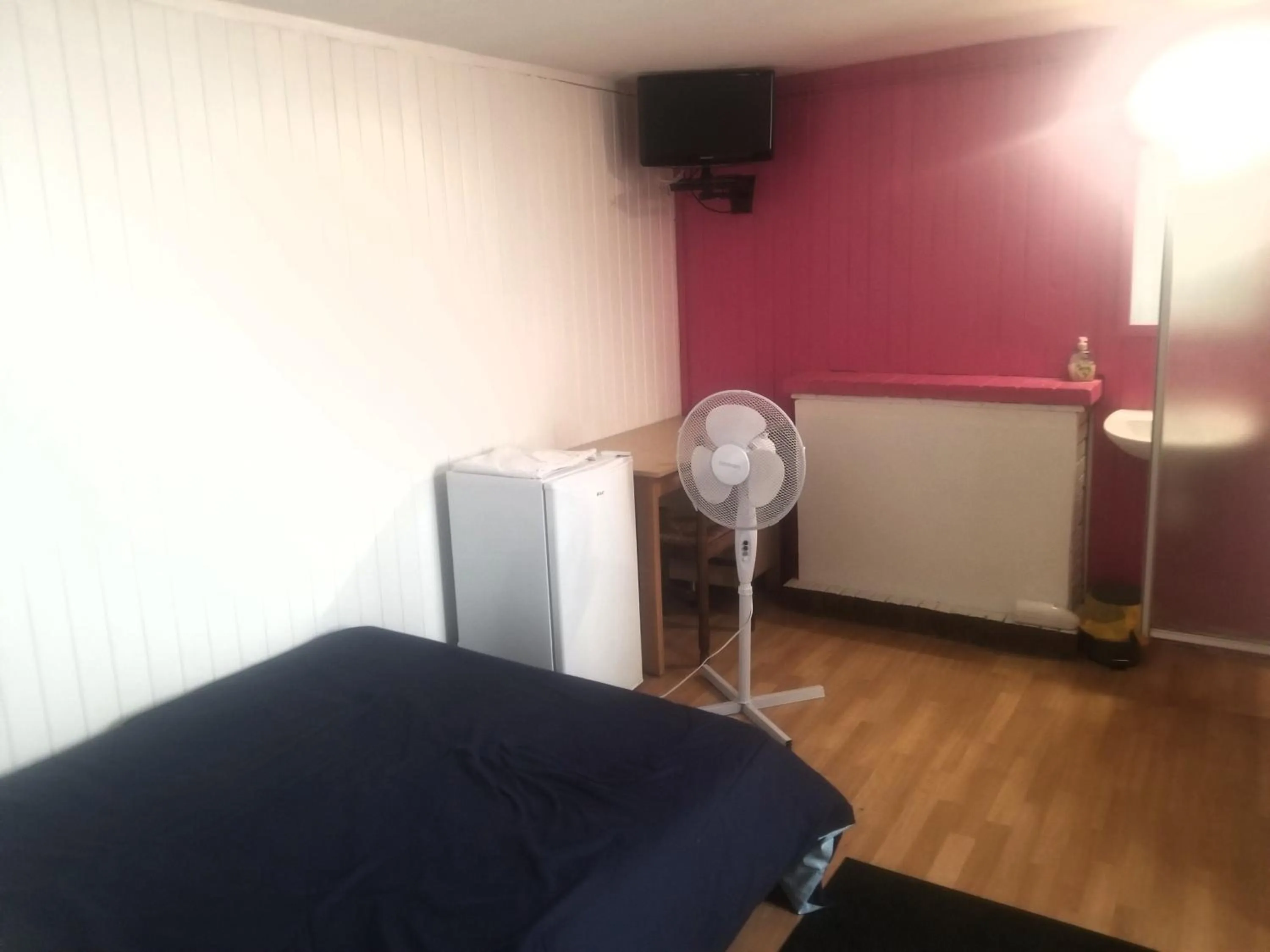 TV/Entertainment Center in Hotel Le Tram