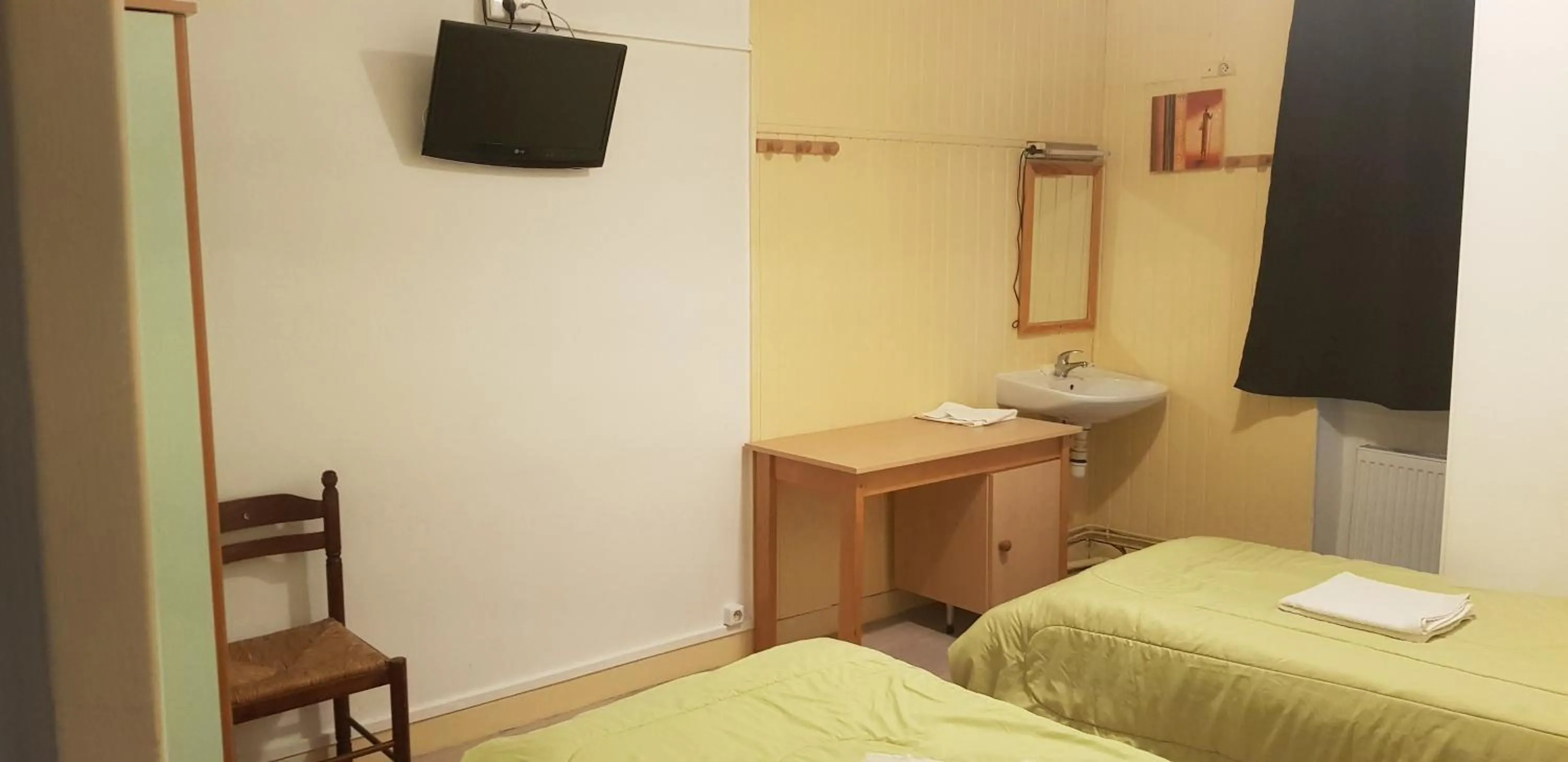 TV/Entertainment Center in Hotel Le Tram