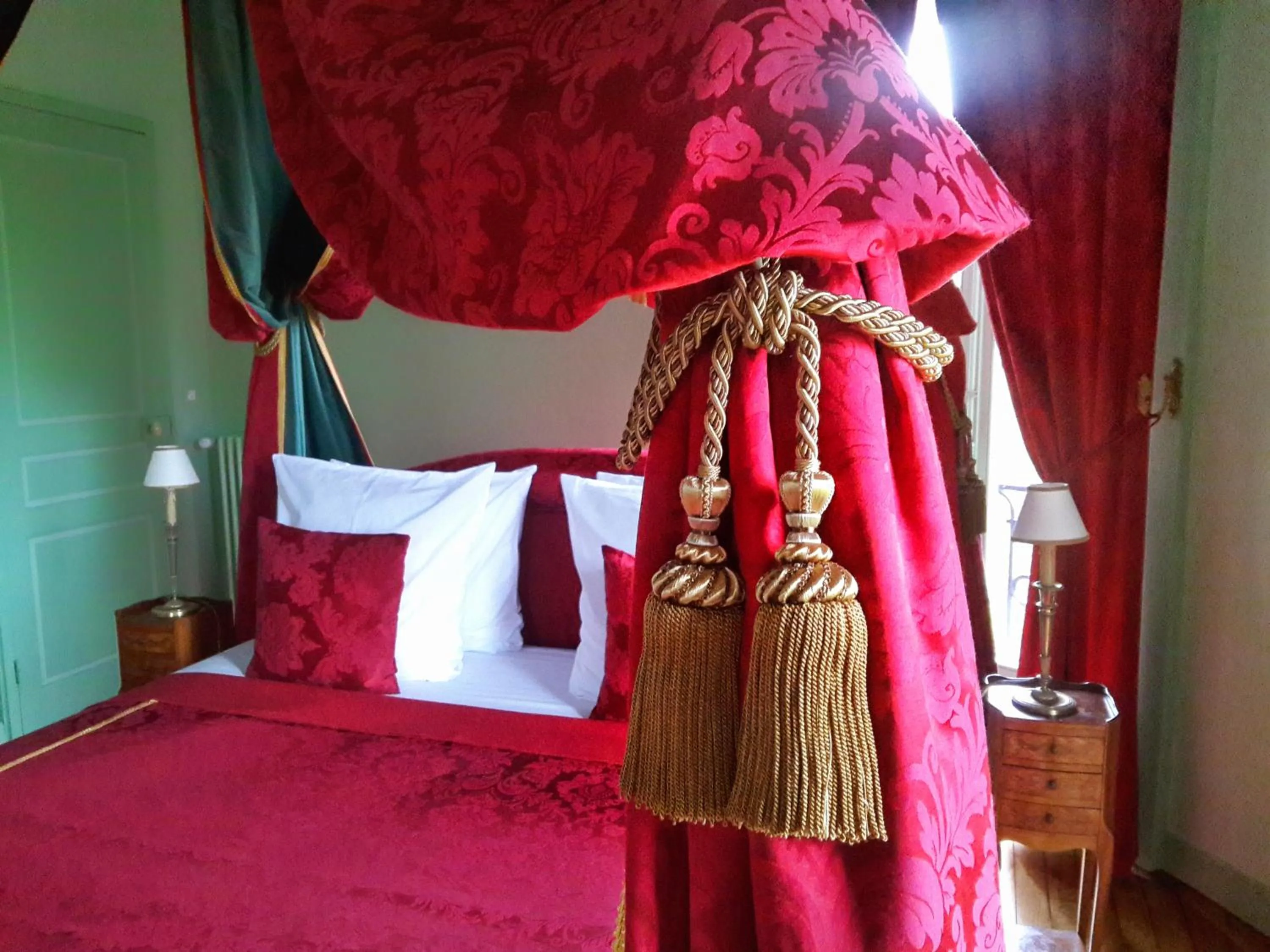 Bed in Château de Chantore
