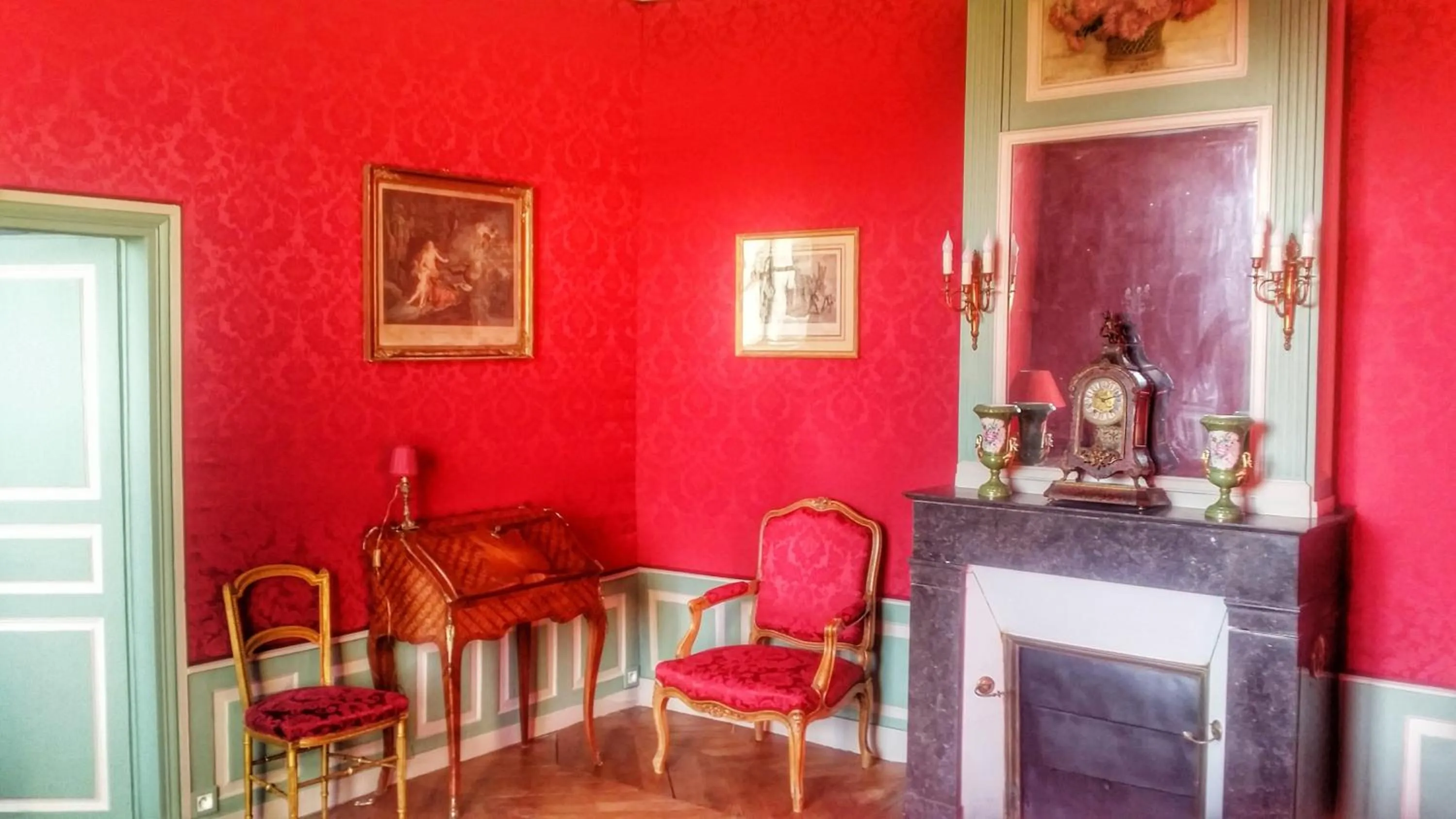 Seating area in Château de Chantore