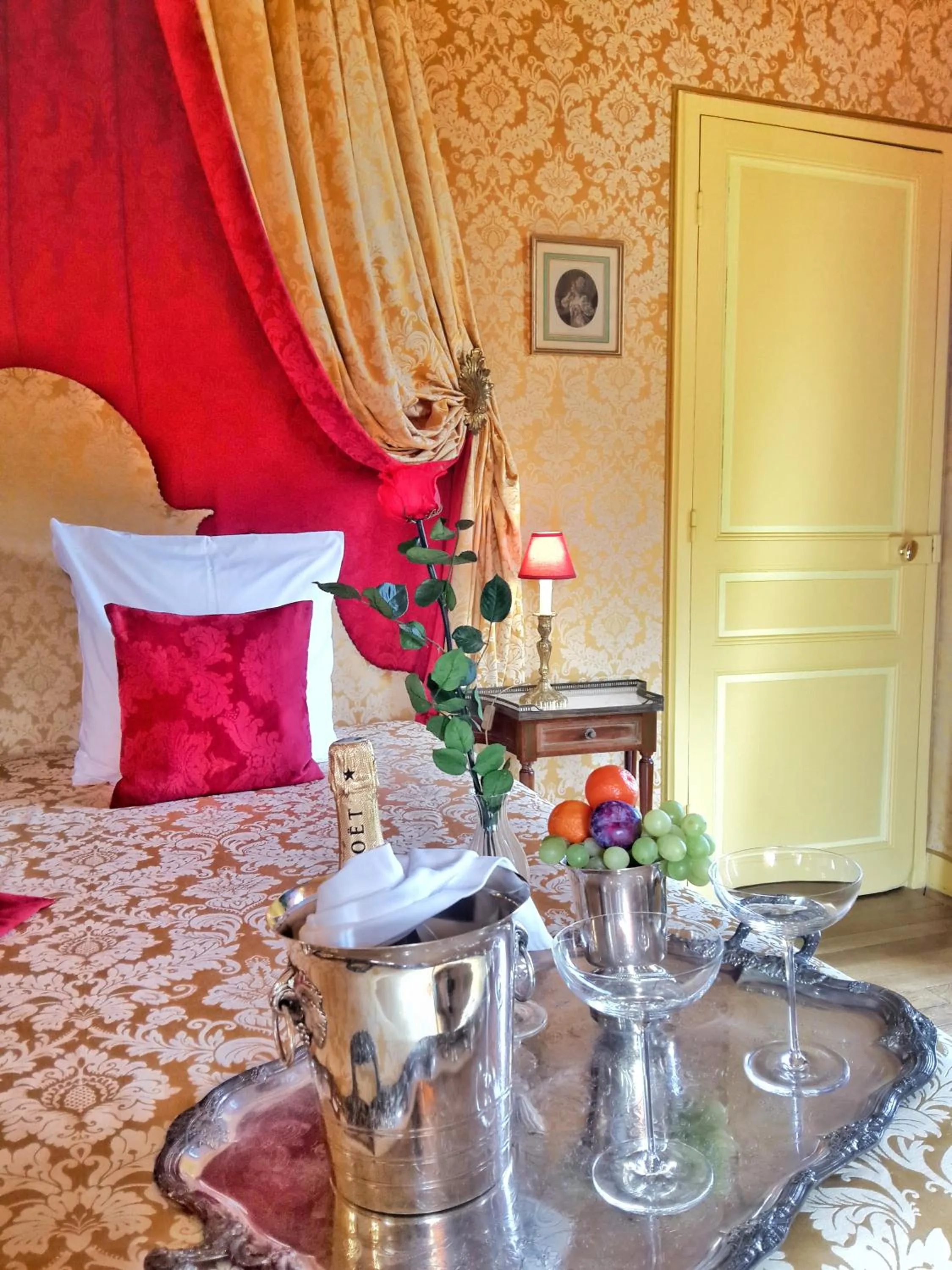 Bed in Château de Chantore