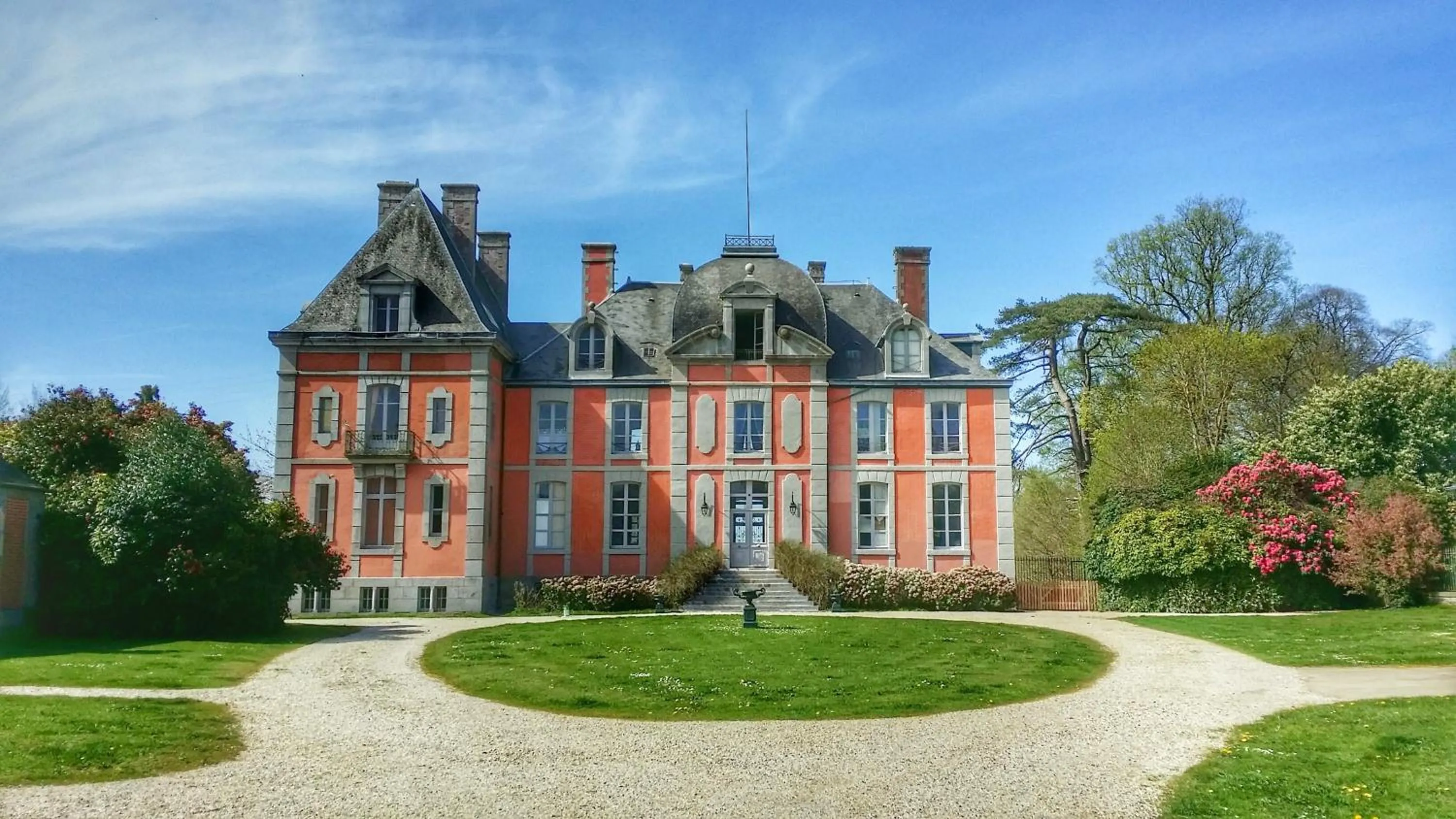 Property building in Château de Chantore