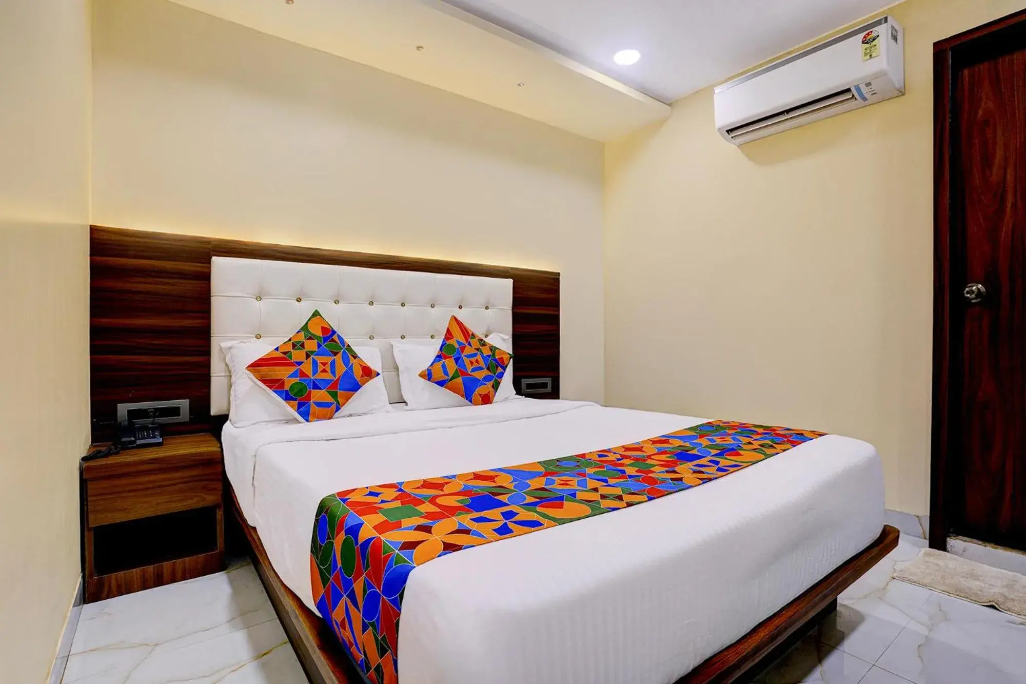 Deluxe Room - single occupancy in FabHotel Majestic Crest Deluxe Room - single occupancy in FabHotel Majestic Crest
