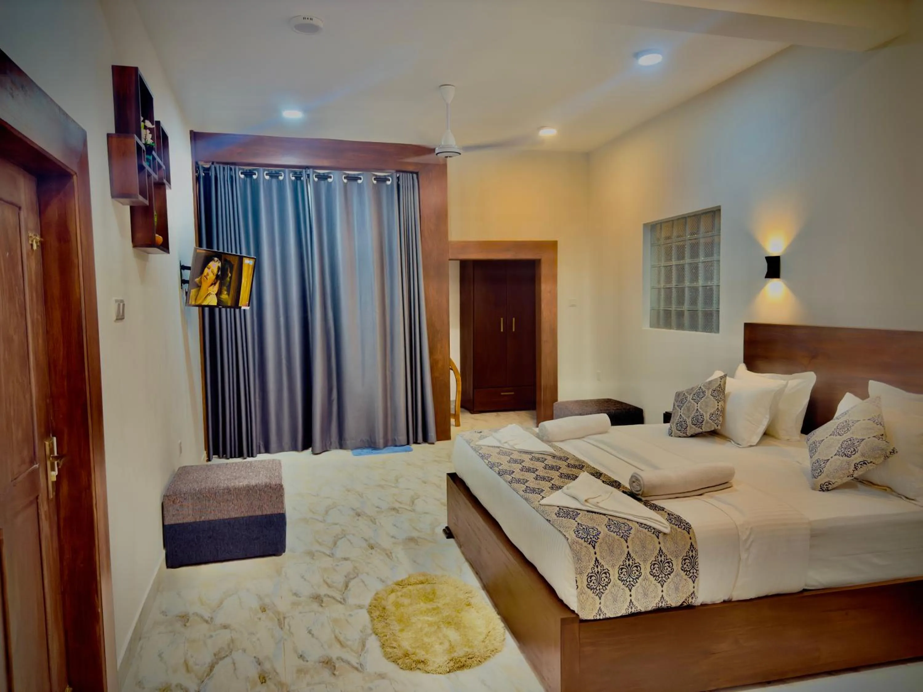 Bed in Aloe Transit Hotel