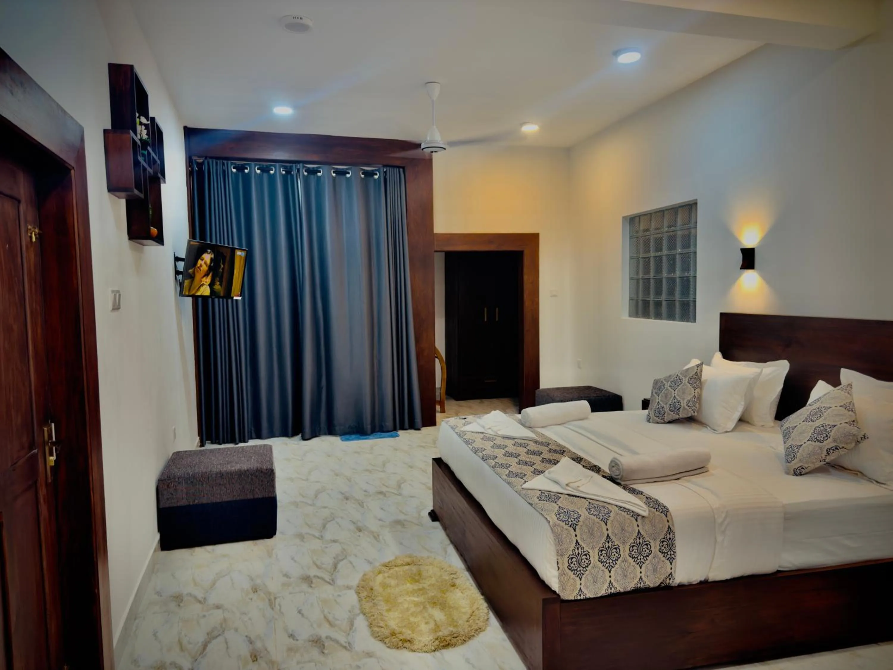 Bed in Aloe Transit Hotel