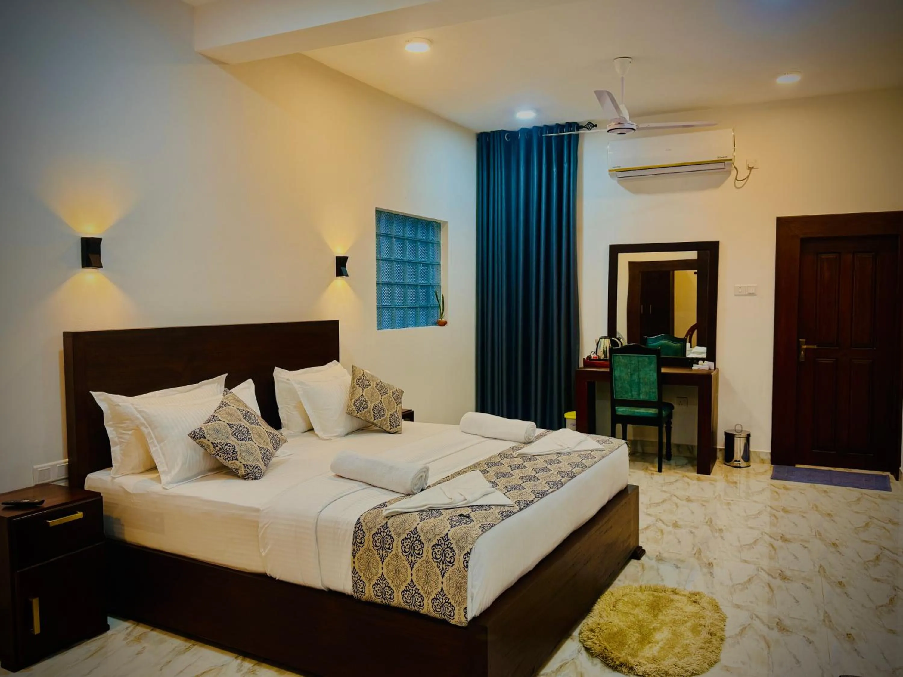 Bed in Aloe Transit Hotel