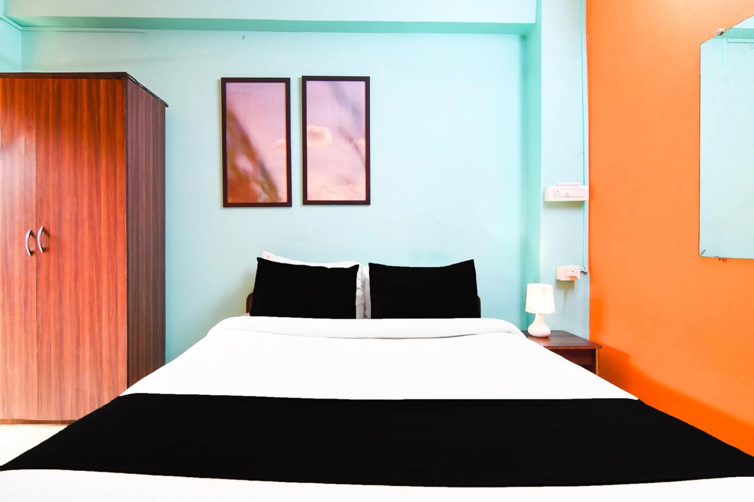 Lobby or reception, Bed in Hotel O Kolstay Inn