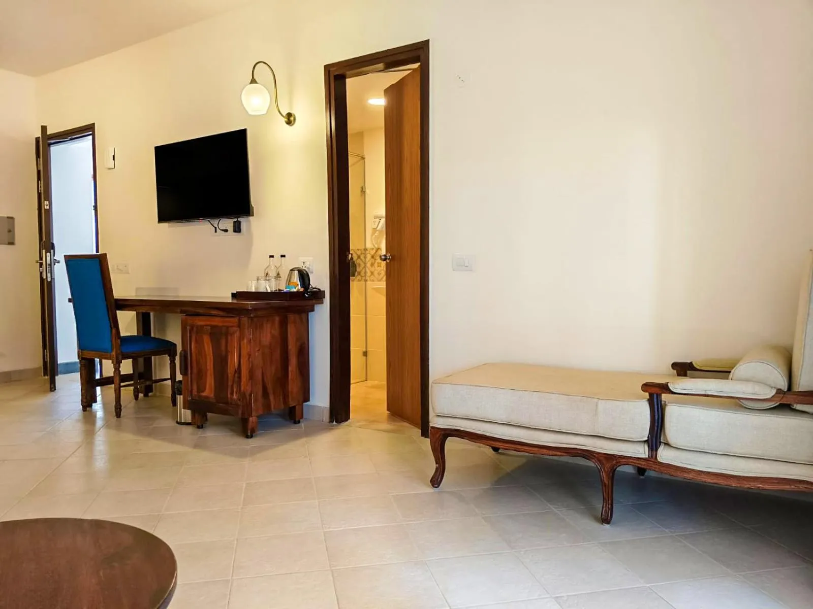 Communal lounge/ TV room in Amritara Serenity,100 mts from Salaulim Dam