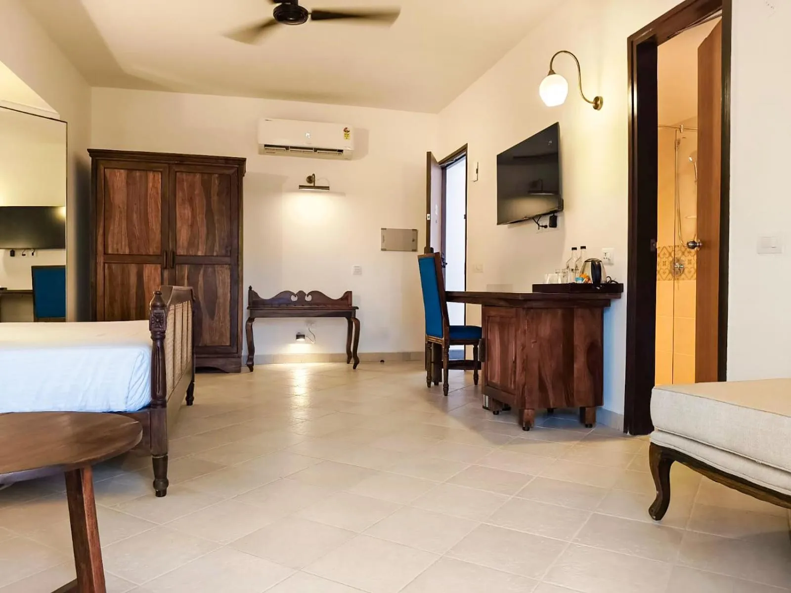 Bed in Amritara Serenity,100 mts from Salaulim Dam