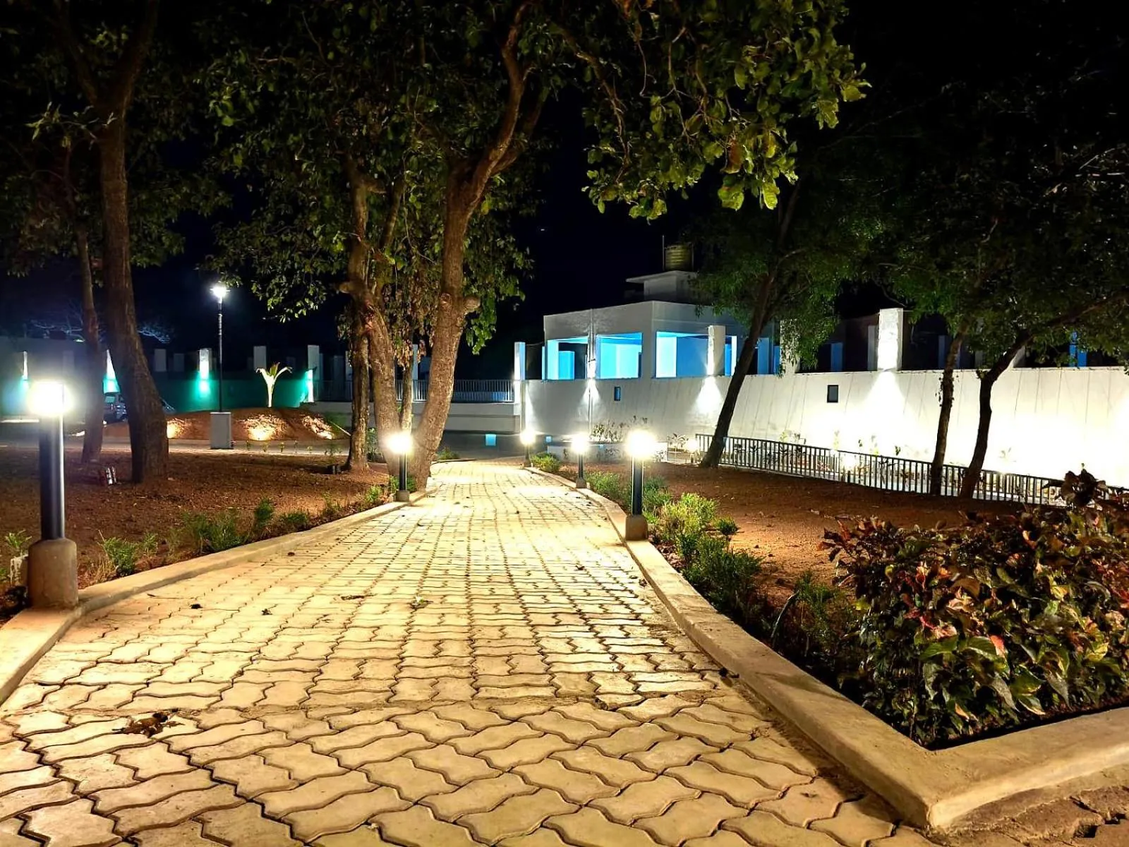 Garden in Amritara Serenity,100 mts from Salaulim Dam