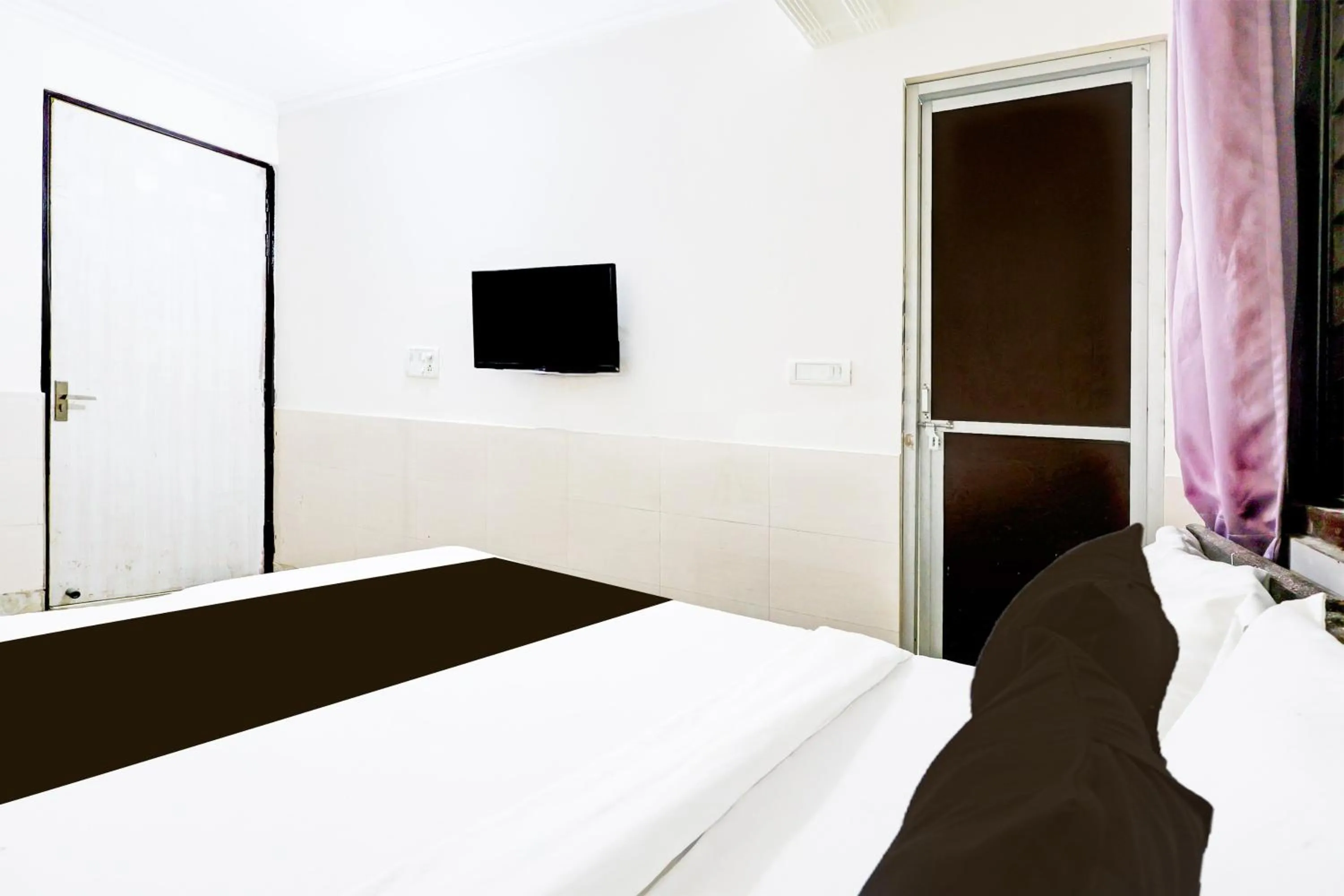 Bedroom, Bed in Hotel O Fazalpur