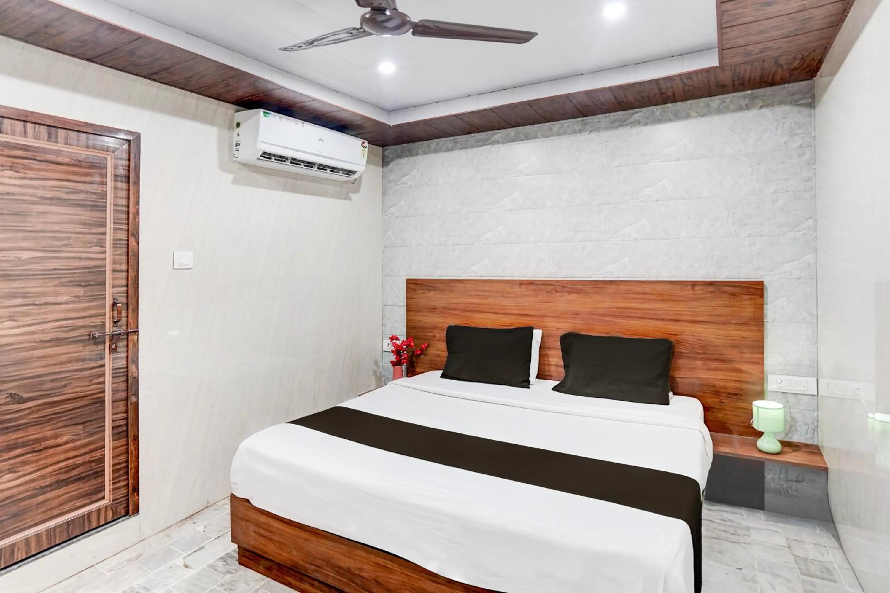 Classic Triple Room - single occupancy in Super Hotel O Govind Nagar Kanpur Formerly Maharoopa Palace