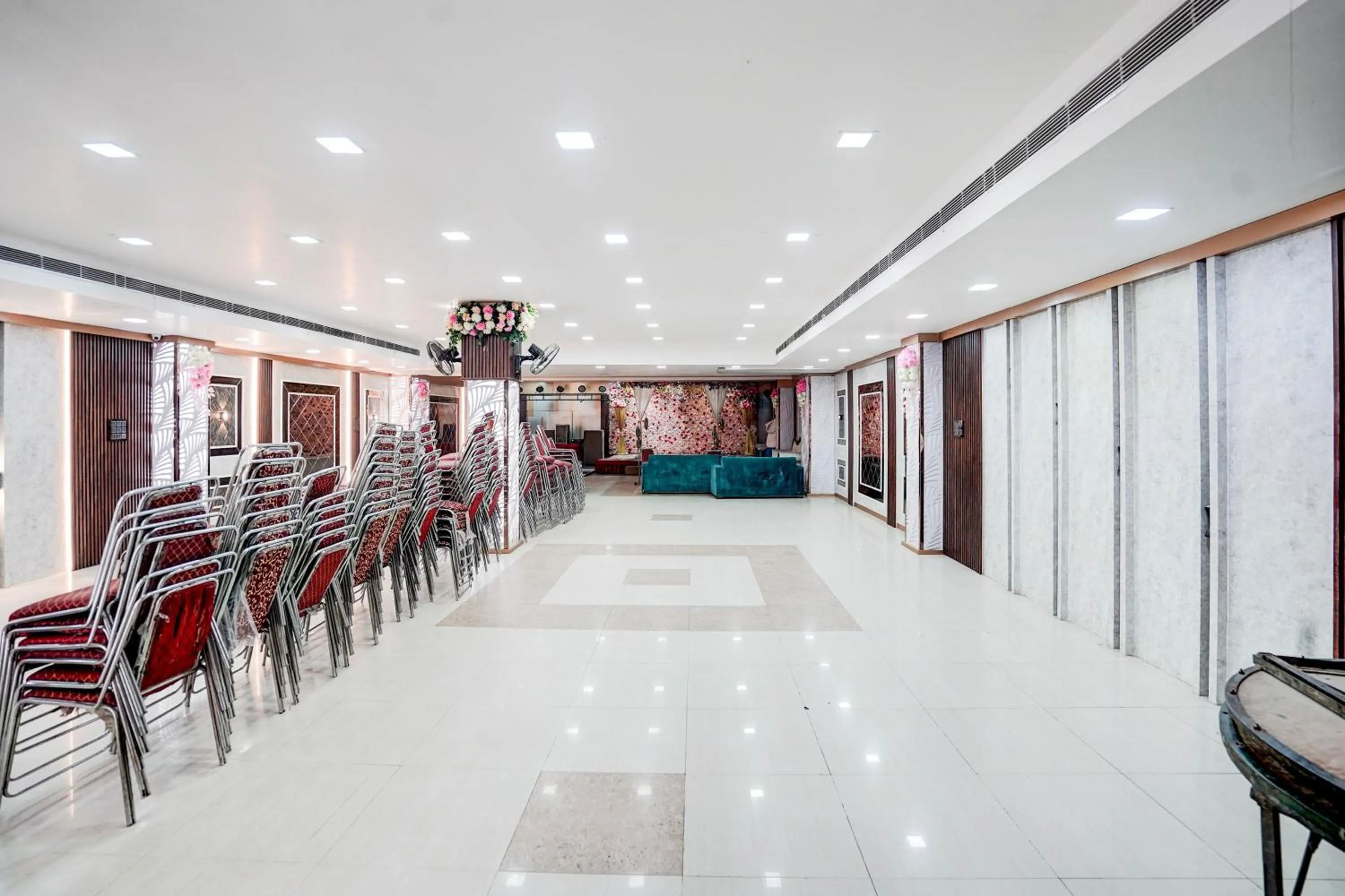 Super Hotel O Govind Nagar Kanpur Formerly Maharoopa Palace