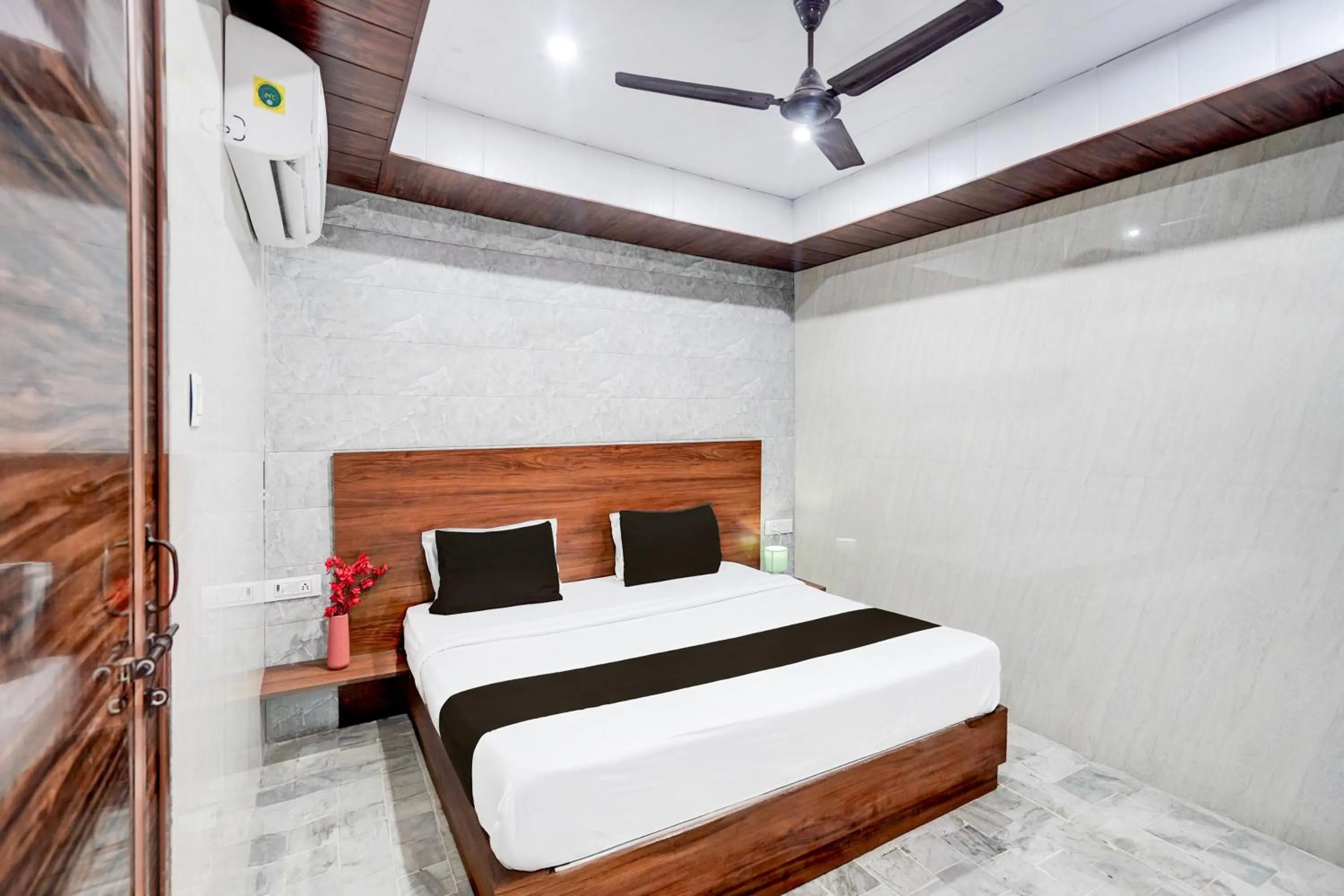 Super Hotel O Govind Nagar Kanpur Formerly Maharoopa Palace