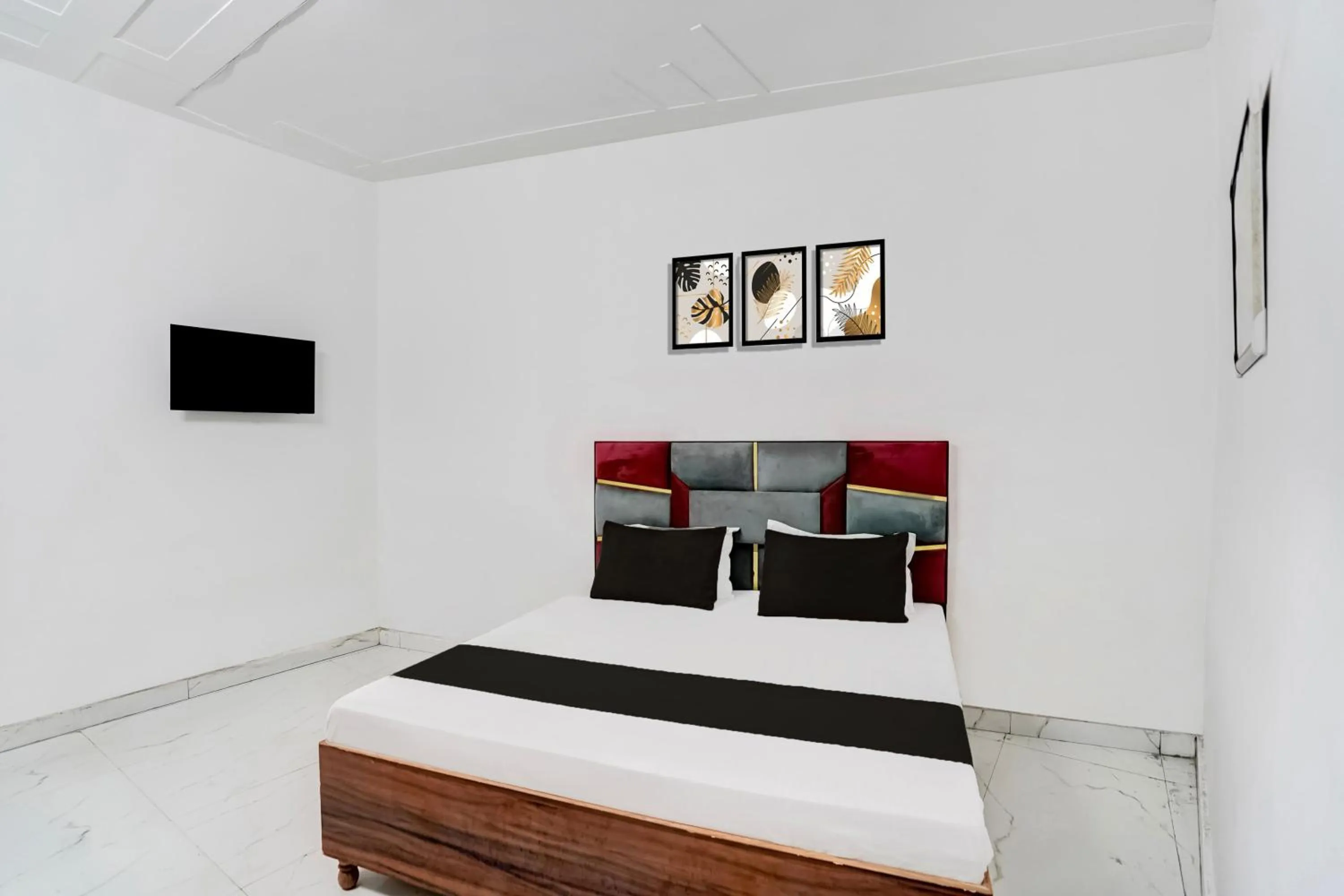 Bedroom, Bed in Super Hotel O Burari New Delhi