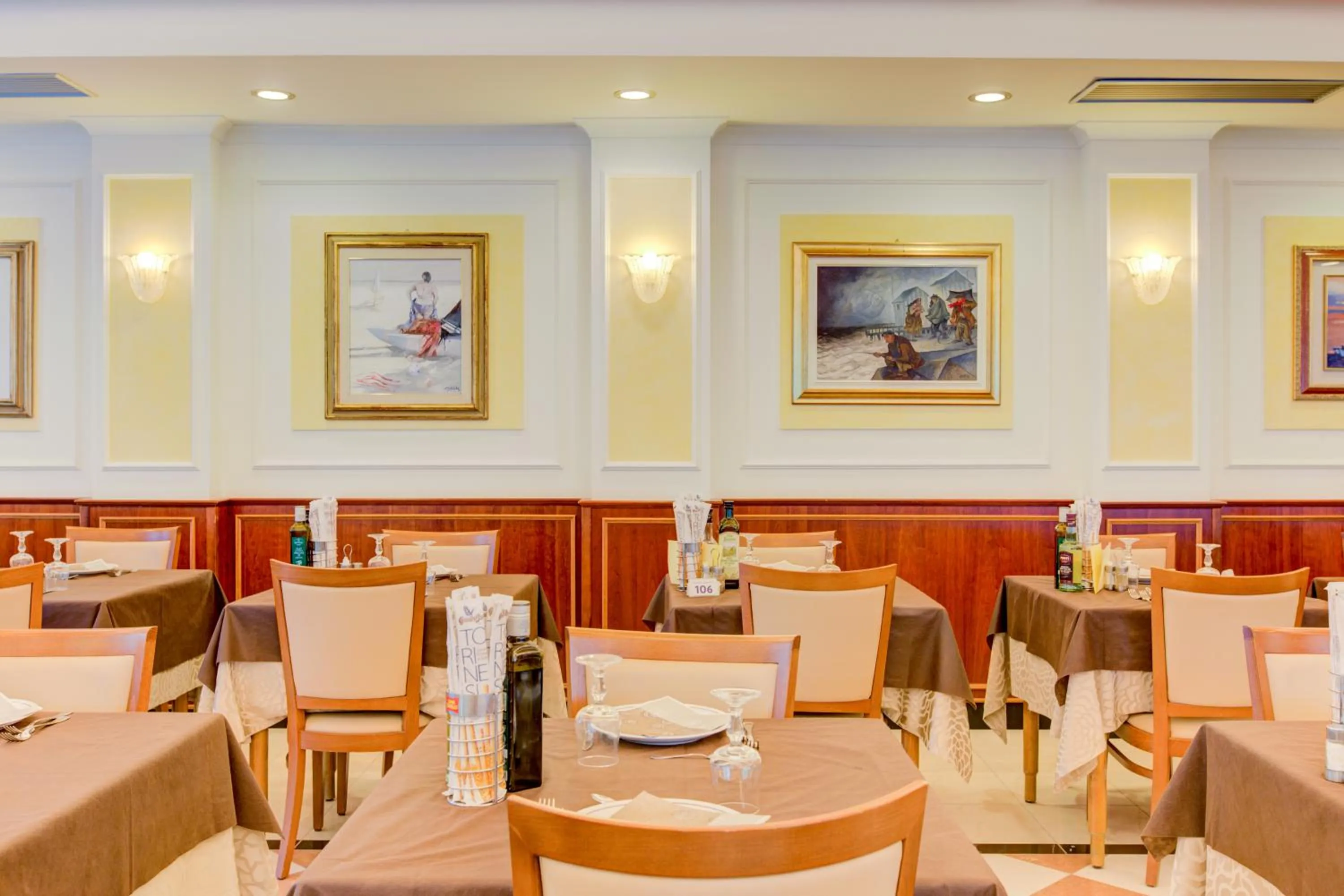 Restaurant/places to eat in Hotel Verona