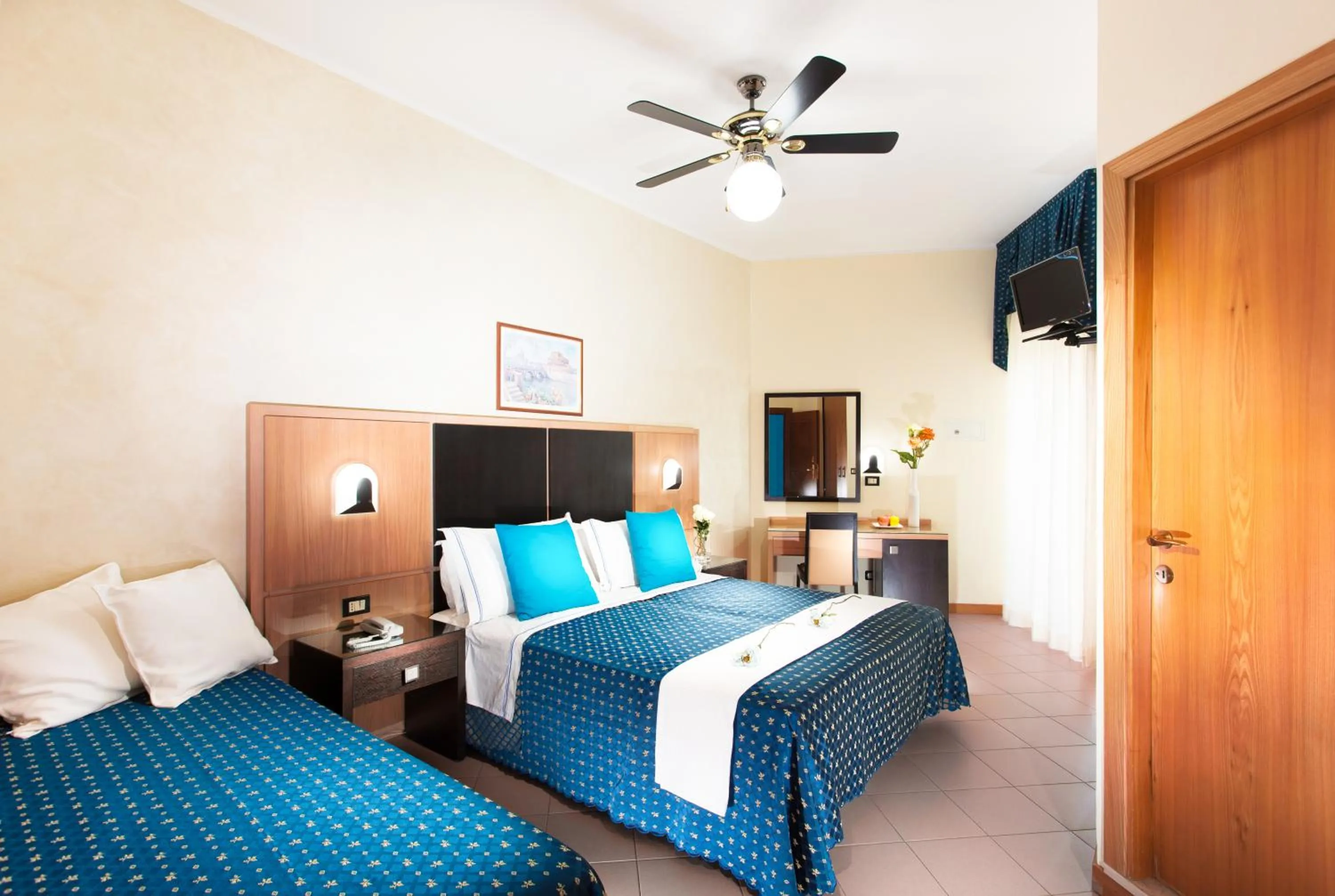 Photo of the whole room, Bed in Hotel Verona